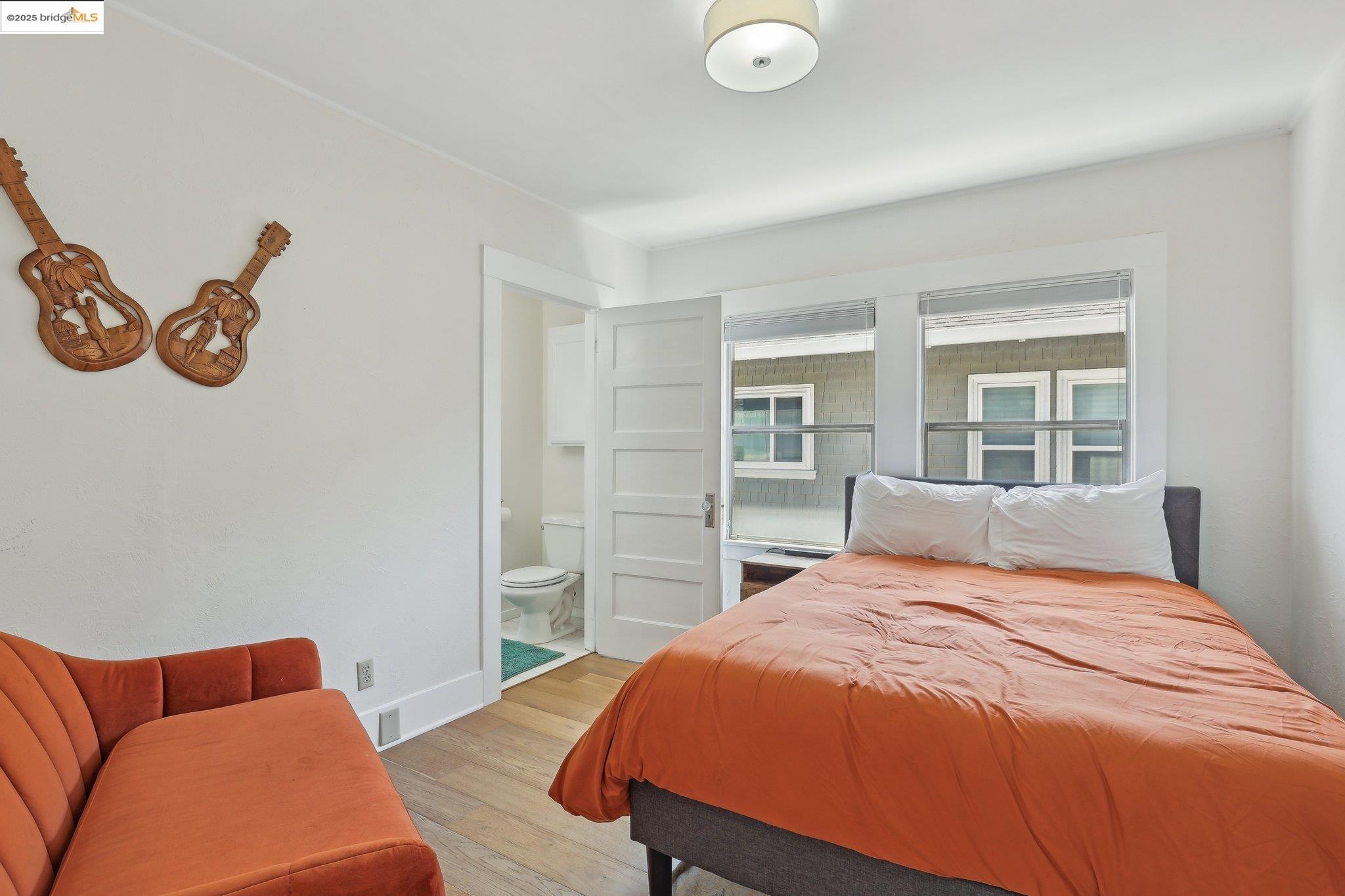 Detail Gallery Image 18 of 40 For 1318 8th St, Alameda,  CA 94501 - 2 Beds | 1/1 Baths