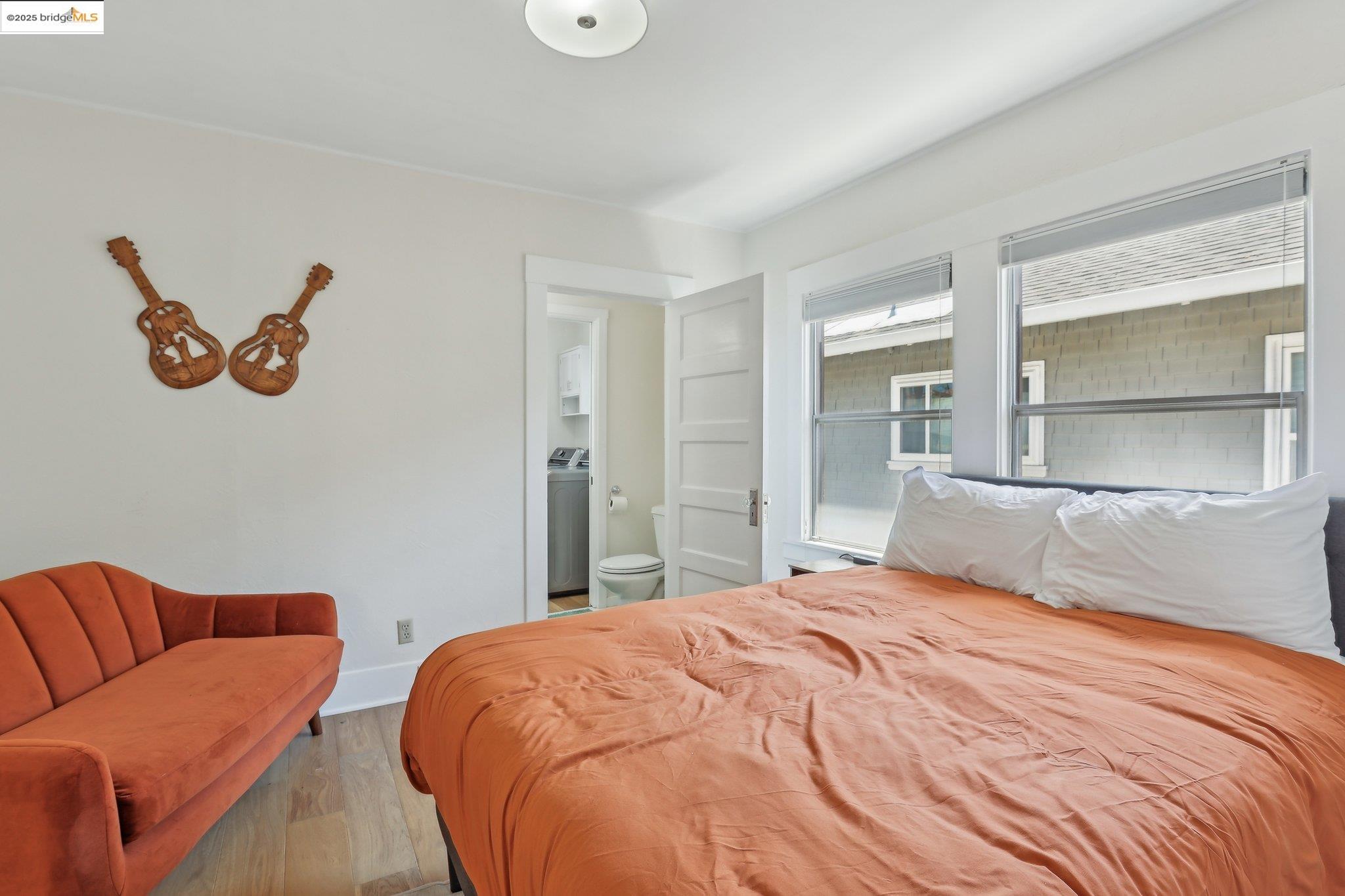 Detail Gallery Image 19 of 40 For 1318 8th St, Alameda,  CA 94501 - 2 Beds | 1/1 Baths