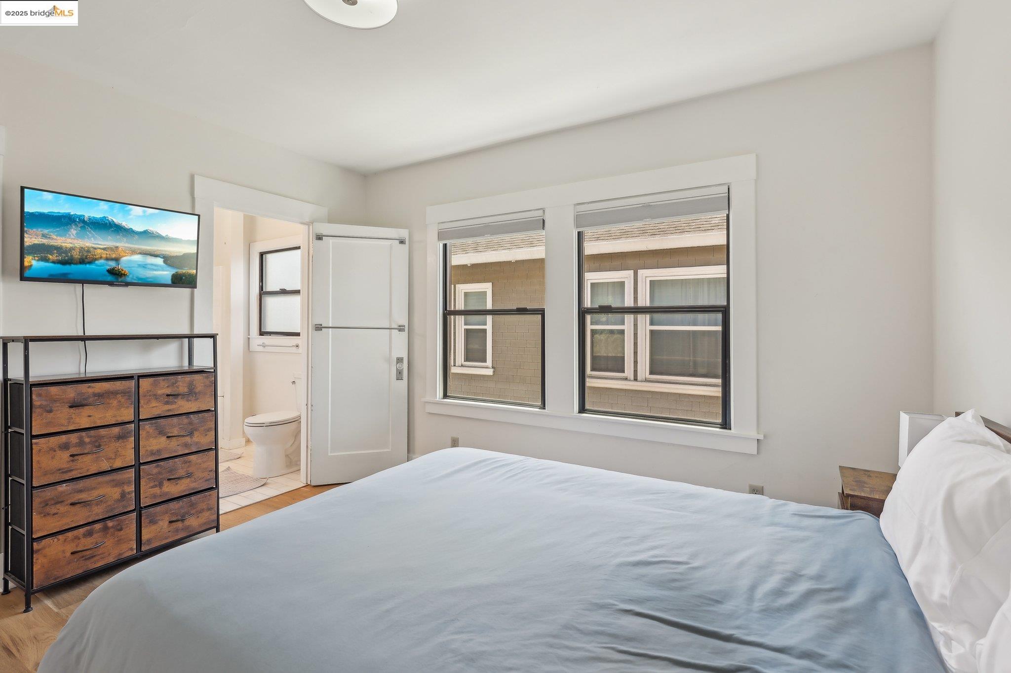 Detail Gallery Image 24 of 40 For 1318 8th St, Alameda,  CA 94501 - 2 Beds | 1/1 Baths