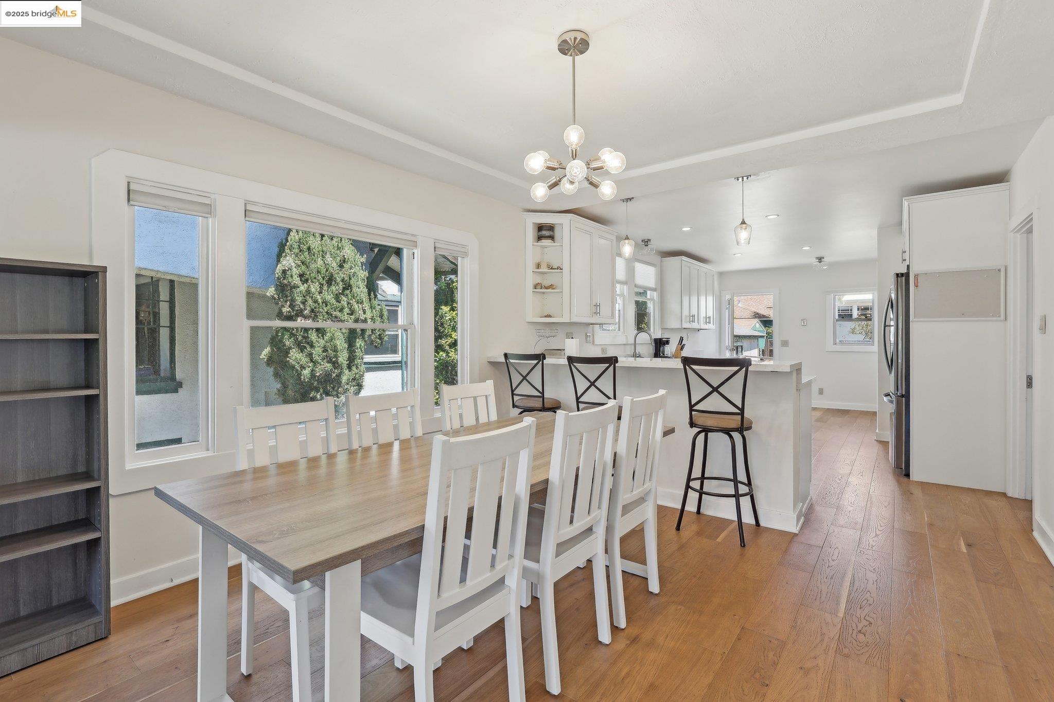Detail Gallery Image 8 of 40 For 1318 8th St, Alameda,  CA 94501 - 2 Beds | 1/1 Baths