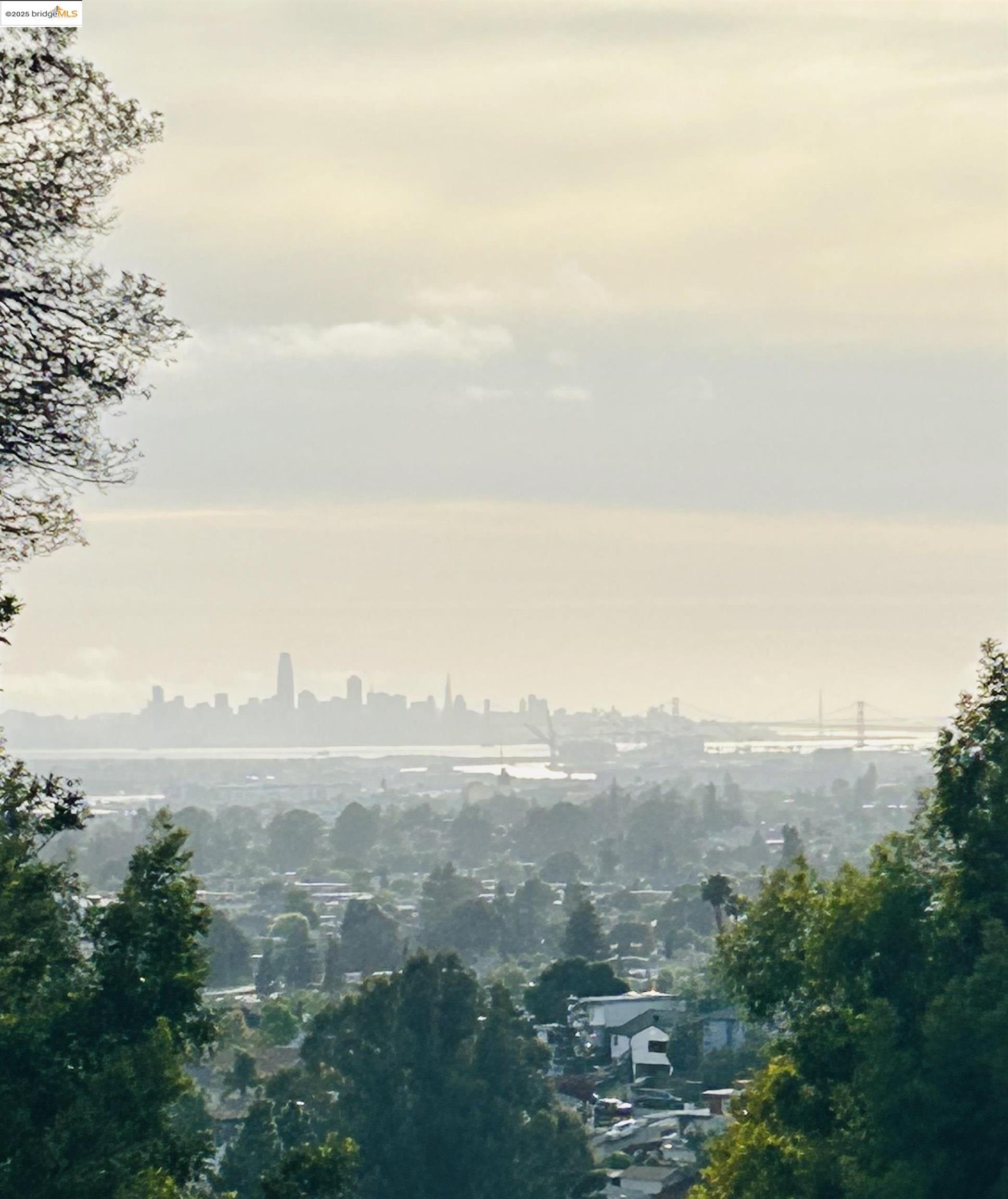 Detail Gallery Image 21 of 21 For 4689 Reinhardt Dr, Oakland,  CA 94619 - 4 Beds | 2 Baths