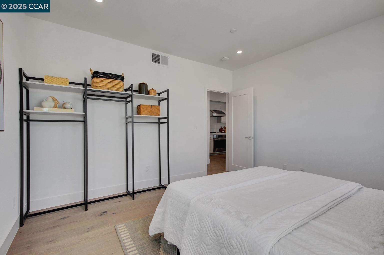 Detail Gallery Image 13 of 31 For 16023 Bartlett Ct, Los Gatos,  CA 95032 - 2 Beds | 2 Baths