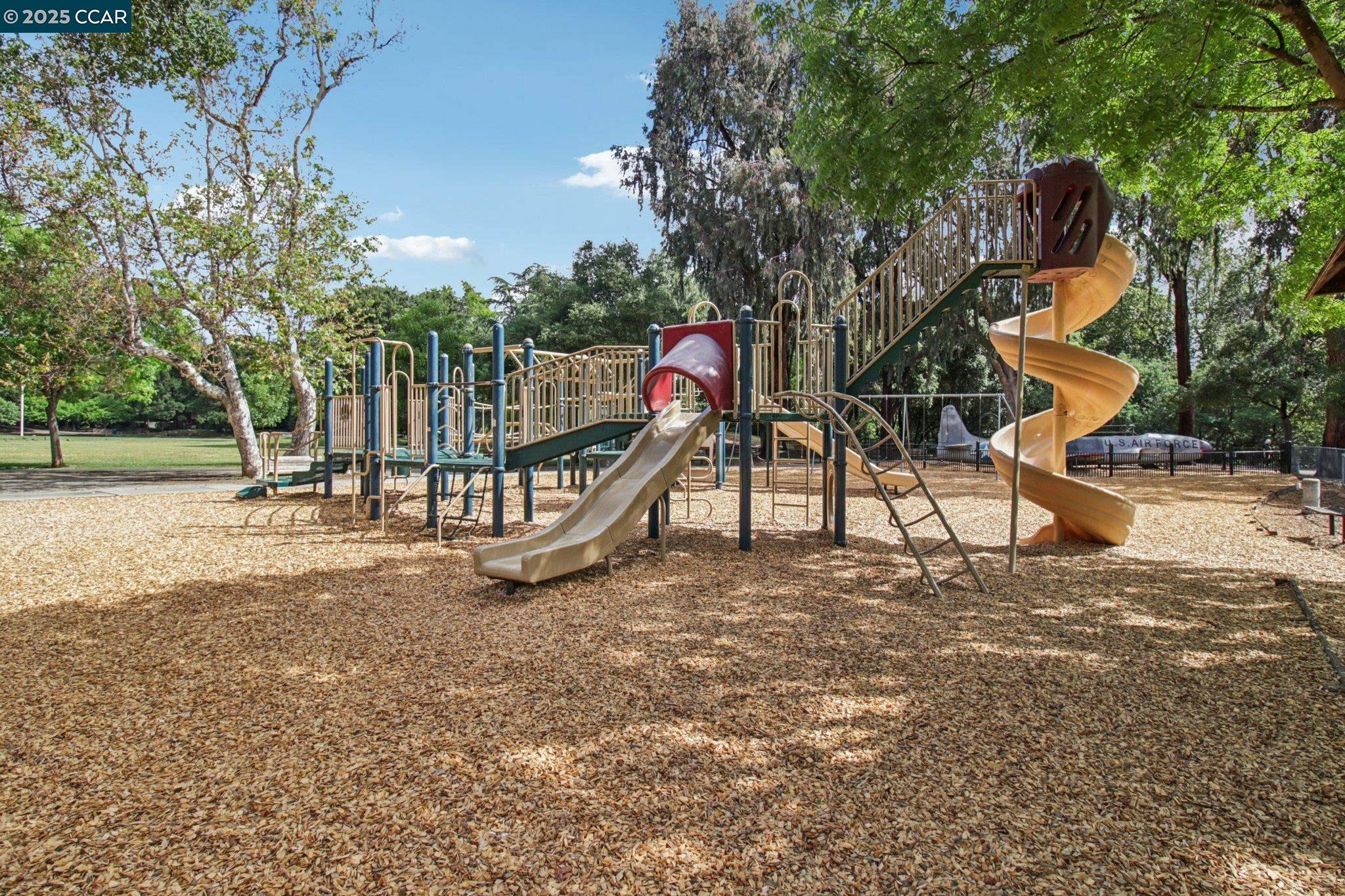 Detail Gallery Image 52 of 60 For 16023 Bartlett Ct, Los Gatos,  CA 95032 - 2 Beds | 2 Baths
