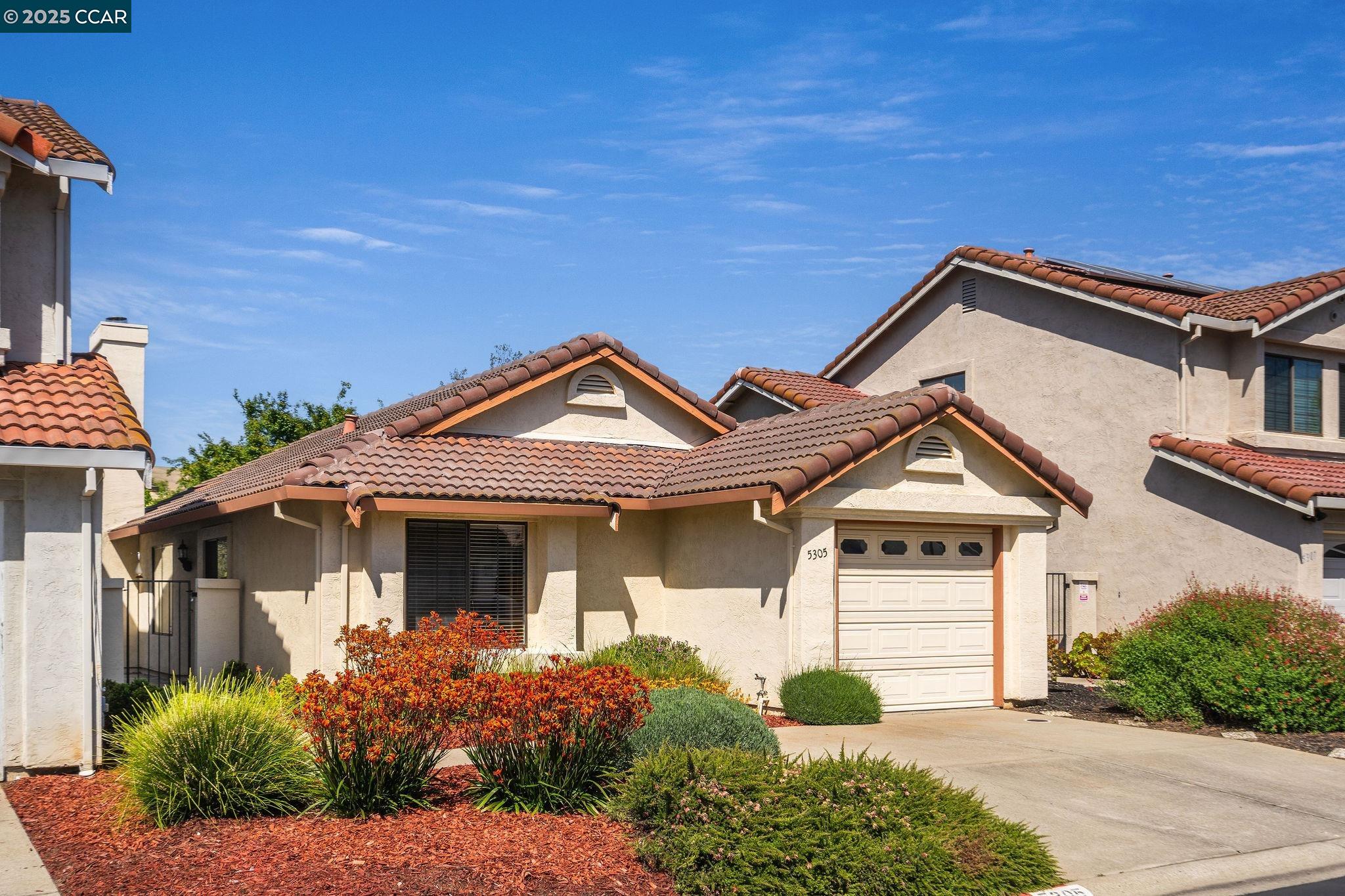 Detail Gallery Image 1 of 1 For 5305 Concerto Cir, Concord,  CA 94521 - 2 Beds | 2 Baths