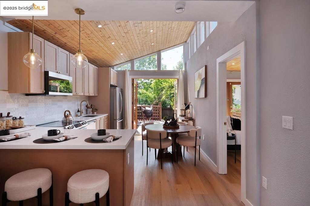 Detail Gallery Image 11 of 60 For 1215 55th St, Oakland,  CA 94608 - 2 Beds | 2 Baths