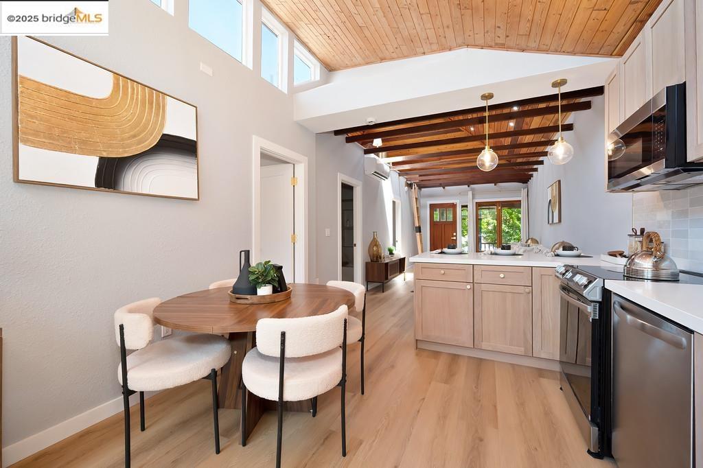 Detail Gallery Image 16 of 60 For 1215 55th St, Oakland,  CA 94608 - 2 Beds | 2 Baths