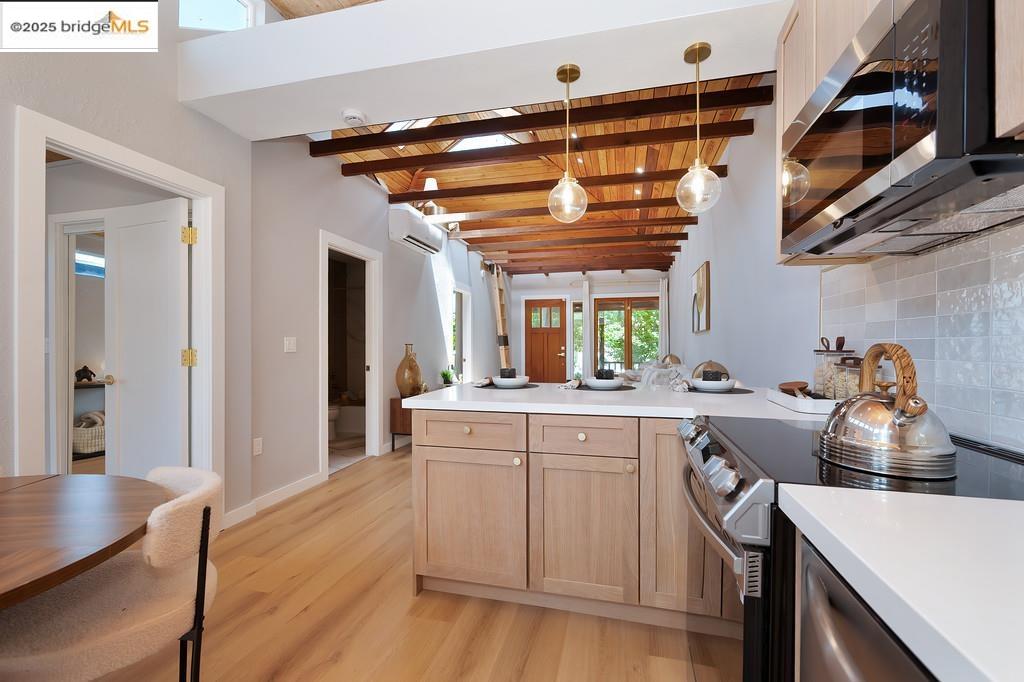 Detail Gallery Image 19 of 60 For 1215 55th St, Oakland,  CA 94608 - 2 Beds | 2 Baths