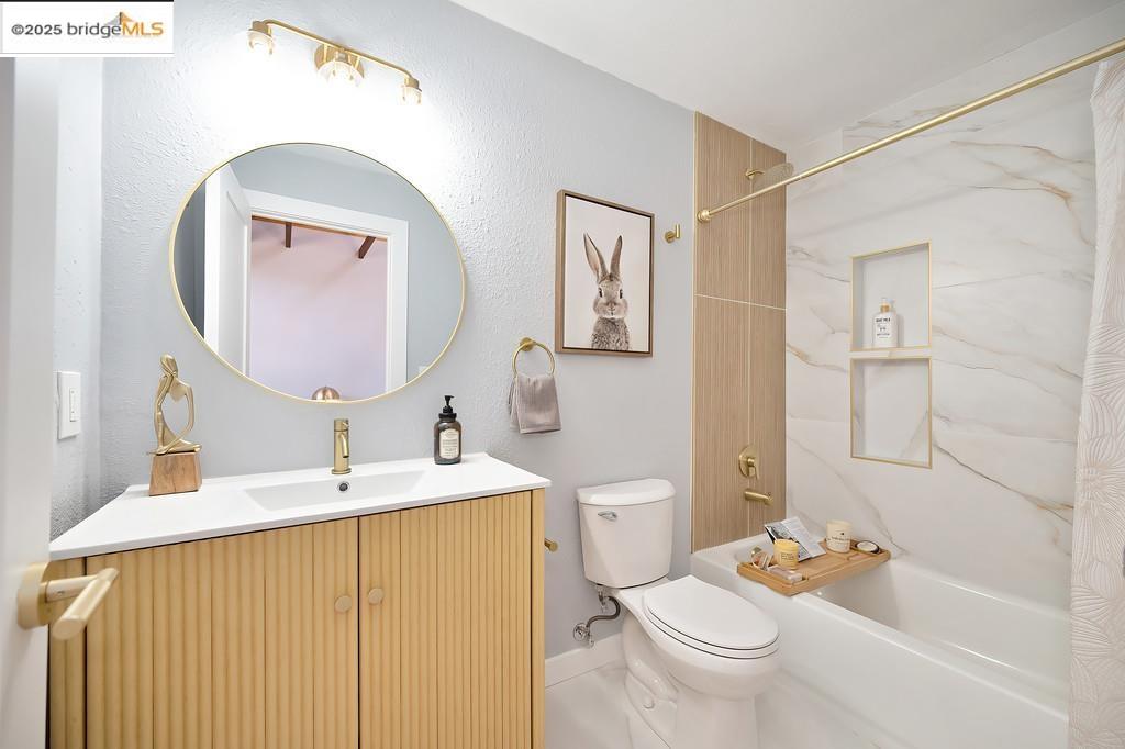 Detail Gallery Image 25 of 60 For 1215 55th St, Oakland,  CA 94608 - 2 Beds | 2 Baths