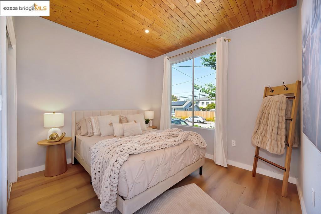 Detail Gallery Image 27 of 60 For 1215 55th St, Oakland,  CA 94608 - 2 Beds | 2 Baths