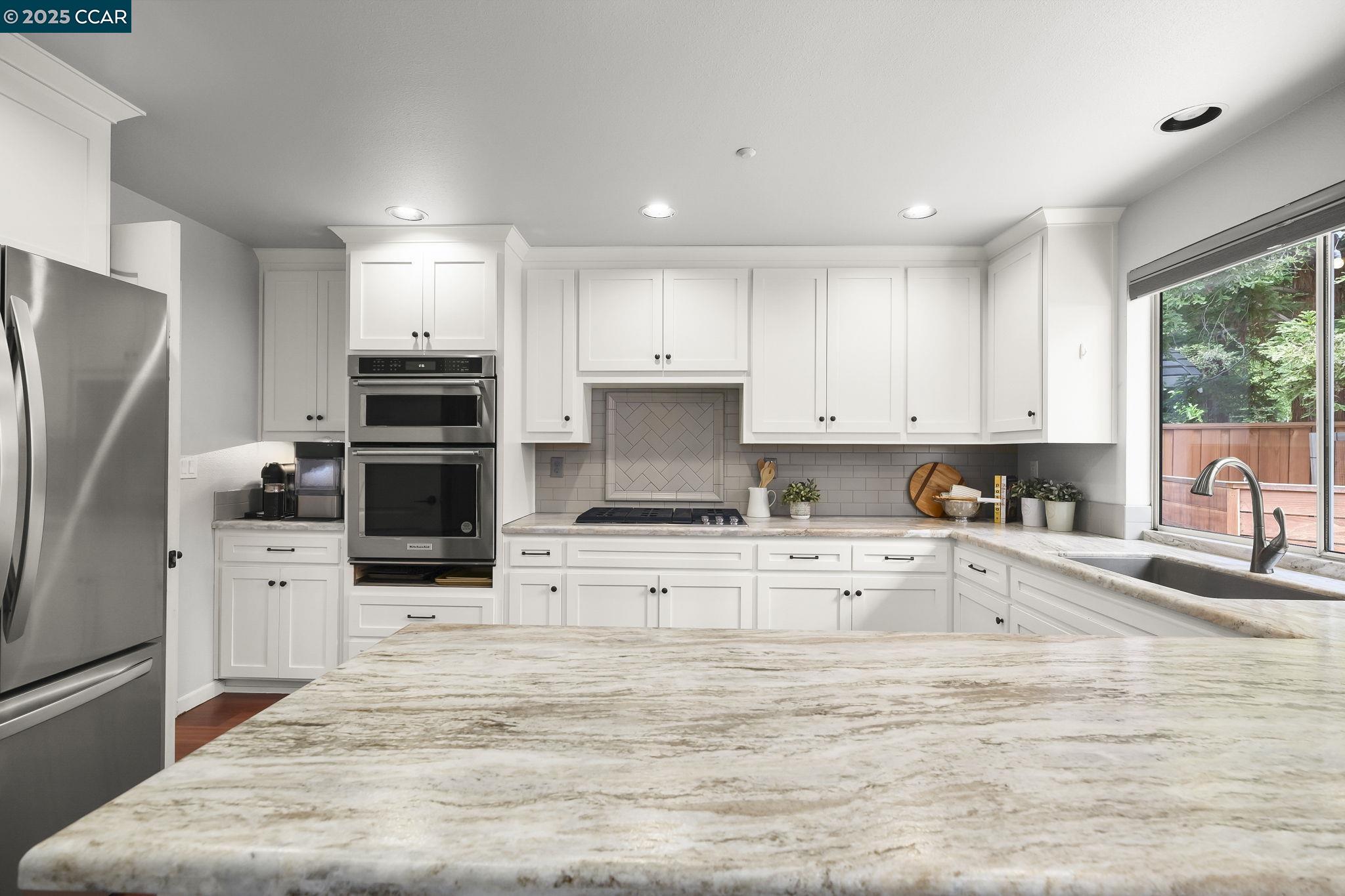 Detail Gallery Image 7 of 22 For 737 Alison Cir, Livermore,  CA 94550 - 4 Beds | 3 Baths