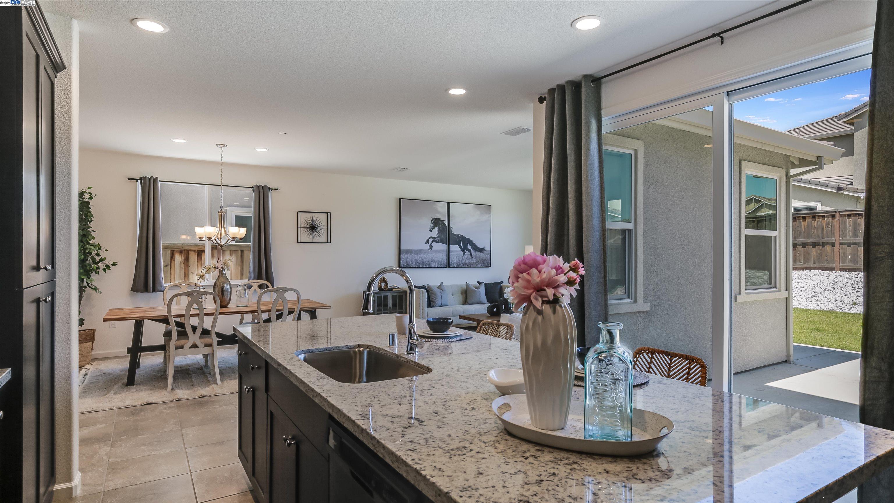 Detail Gallery Image 11 of 28 For 1515 Garden Farms Ave, Lathrop,  CA 95330 - 4 Beds | 3 Baths