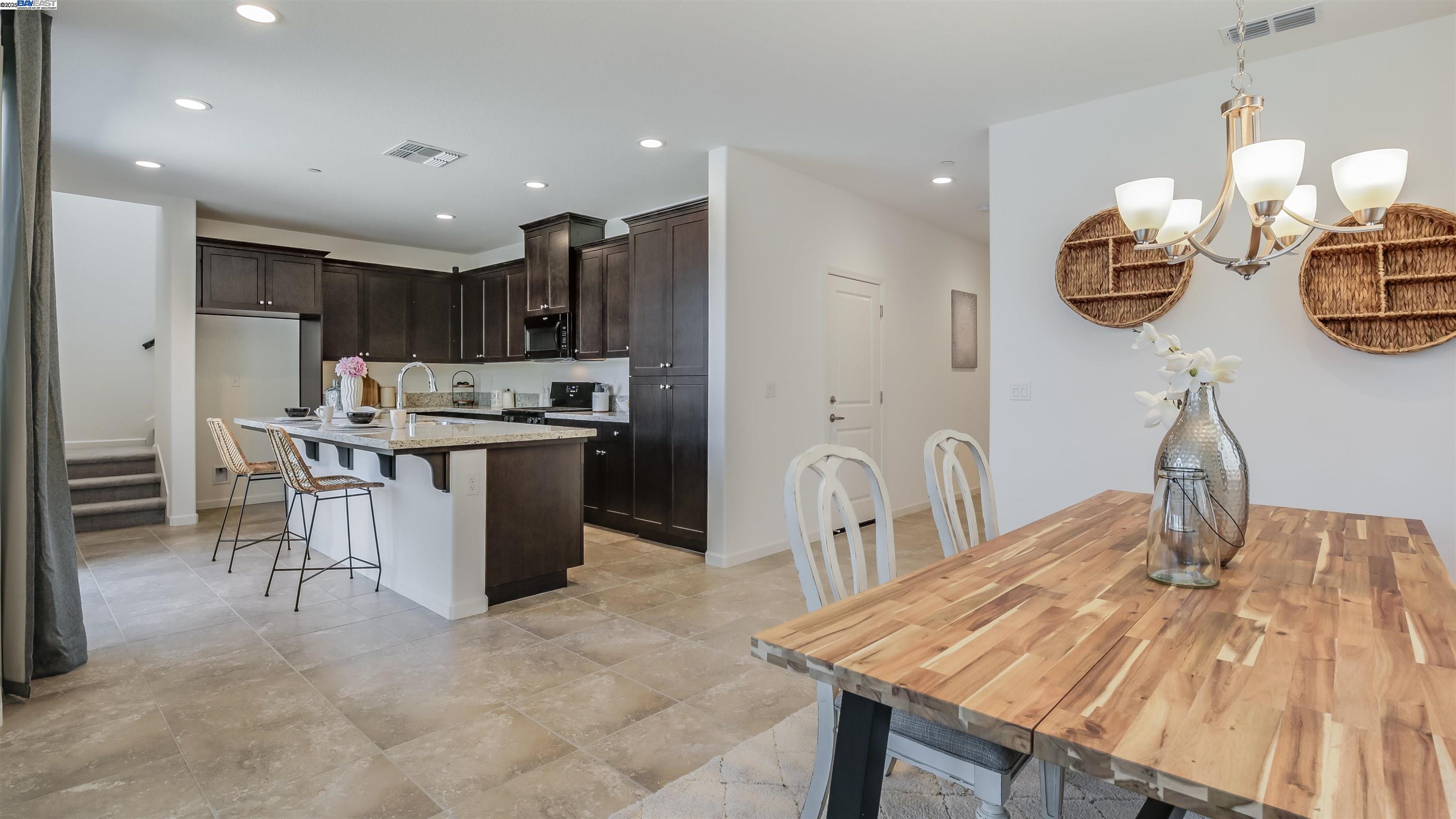 Detail Gallery Image 12 of 28 For 1515 Garden Farms Ave, Lathrop,  CA 95330 - 4 Beds | 3 Baths