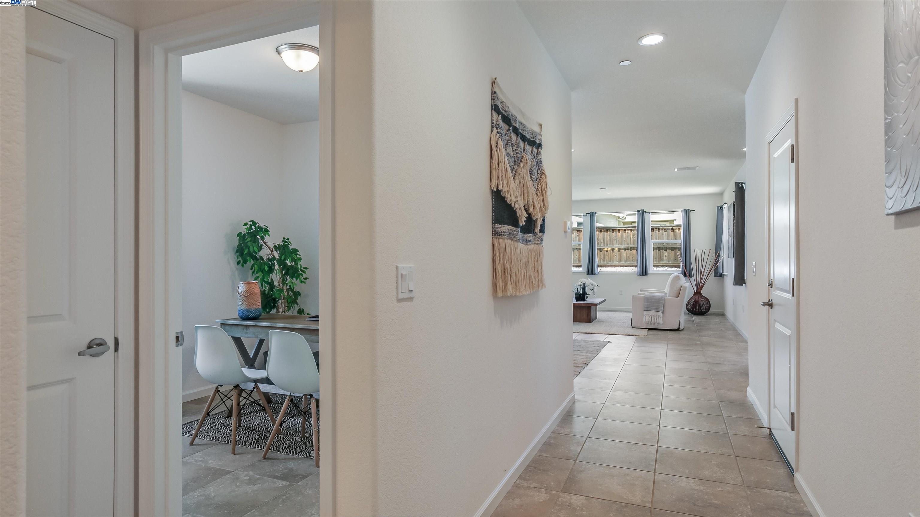 Detail Gallery Image 13 of 28 For 1515 Garden Farms Ave, Lathrop,  CA 95330 - 4 Beds | 3 Baths
