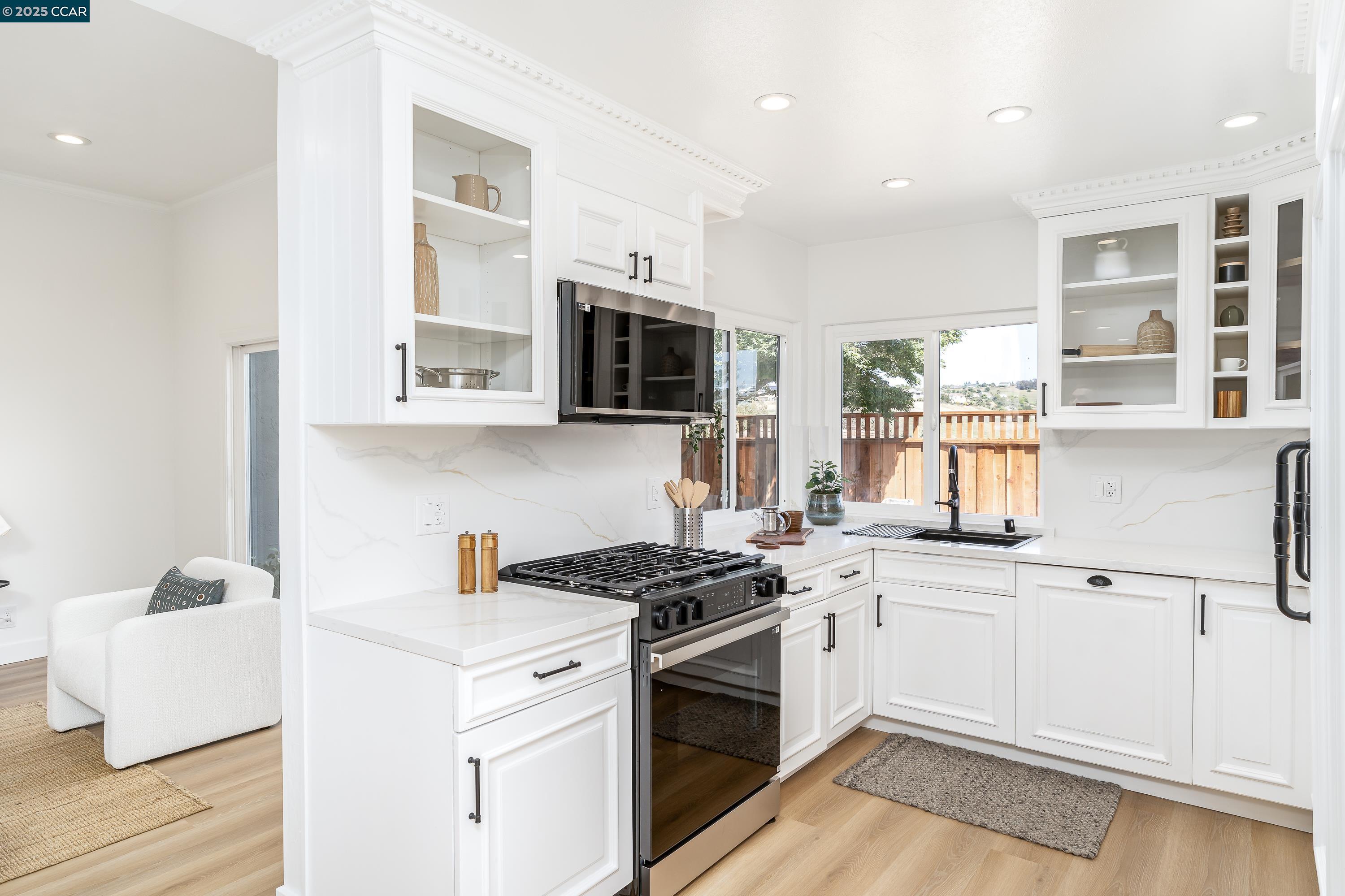 Detail Gallery Image 12 of 56 For 1400 Granada St, Vallejo,  CA 94591 - 4 Beds | 3 Baths