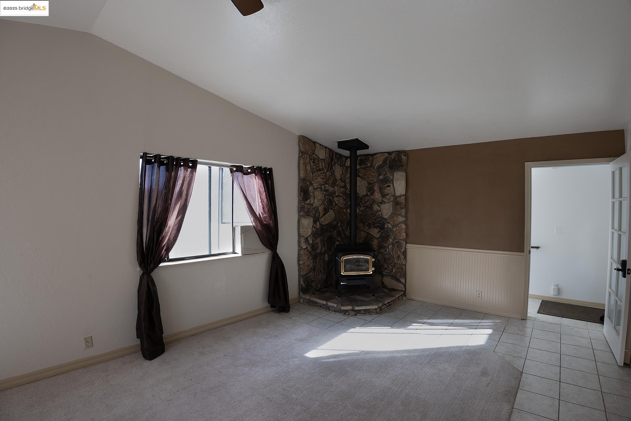 Detail Gallery Image 5 of 22 For 18670 Cedar, Tuolumne,  CA 95379-9542 - 3 Beds | 2 Baths