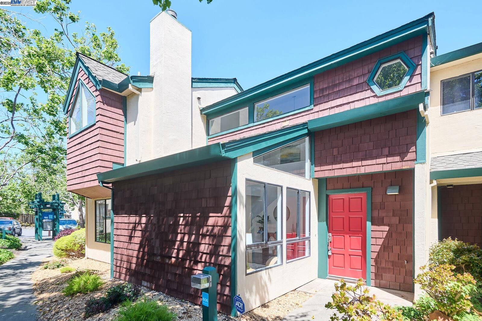 MLS: 41096485 Condo For Sale