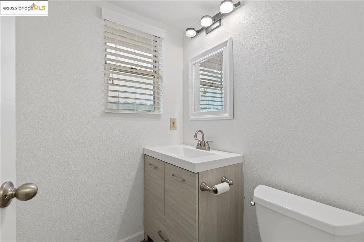 Detail Gallery Image 18 of 24 For 238 Genoa Court, Vallejo,  CA 94589 - 3 Beds | 2/1 Baths