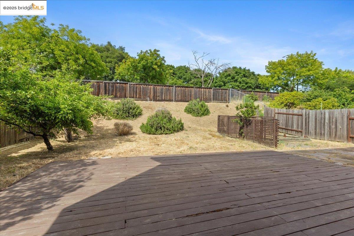 Detail Gallery Image 20 of 24 For 238 Genoa Court, Vallejo,  CA 94589 - 3 Beds | 2/1 Baths
