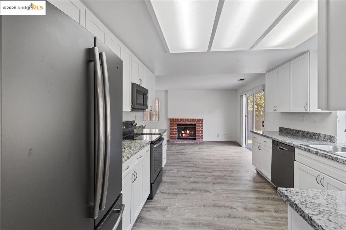 Detail Gallery Image 5 of 24 For 238 Genoa Court, Vallejo,  CA 94589 - 3 Beds | 2/1 Baths