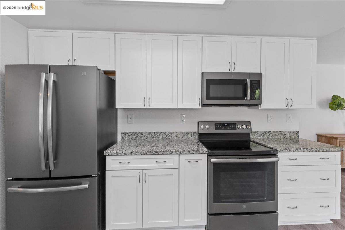 Detail Gallery Image 7 of 24 For 238 Genoa Court, Vallejo,  CA 94589 - 3 Beds | 2/1 Baths