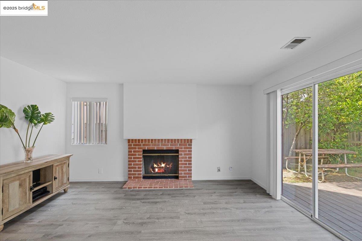 Detail Gallery Image 9 of 24 For 238 Genoa Court, Vallejo,  CA 94589 - 3 Beds | 2/1 Baths
