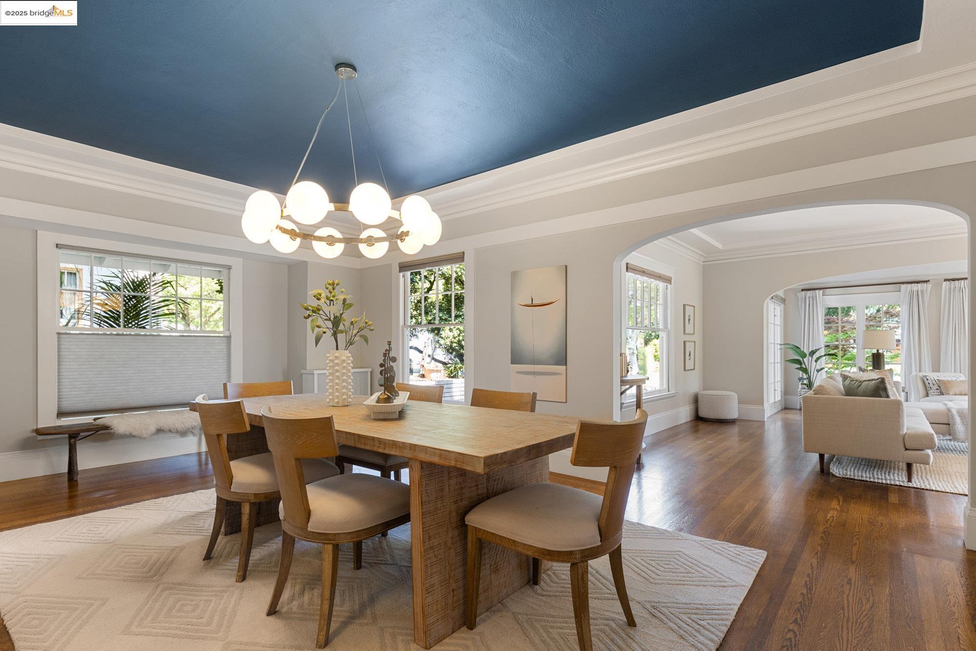 Detail Gallery Image 18 of 59 For 3801 Lakeshore Ave, Oakland,  CA 94610 - 4 Beds | 2/1 Baths