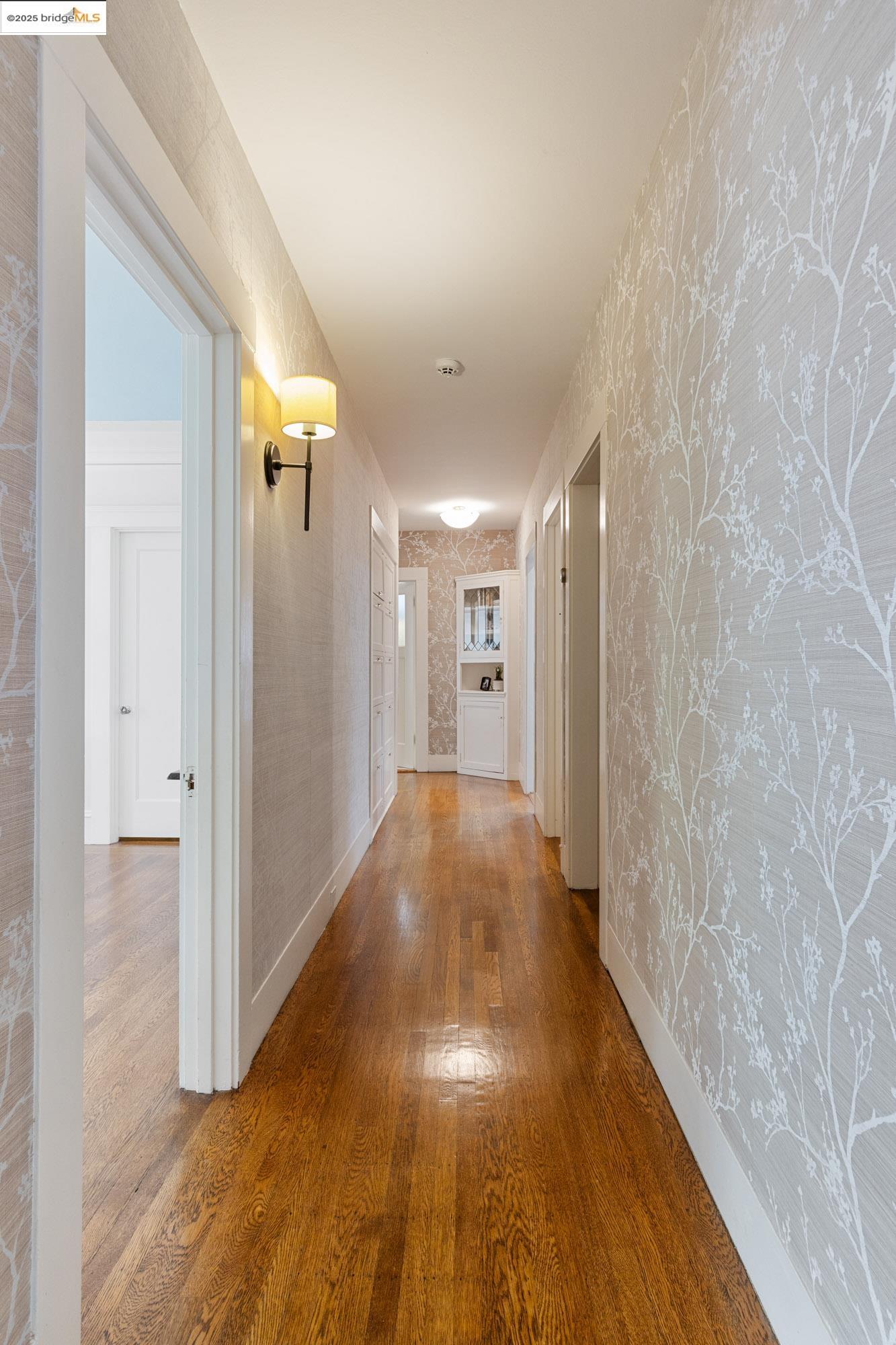 Detail Gallery Image 30 of 59 For 3801 Lakeshore Ave, Oakland,  CA 94610 - 4 Beds | 2/1 Baths