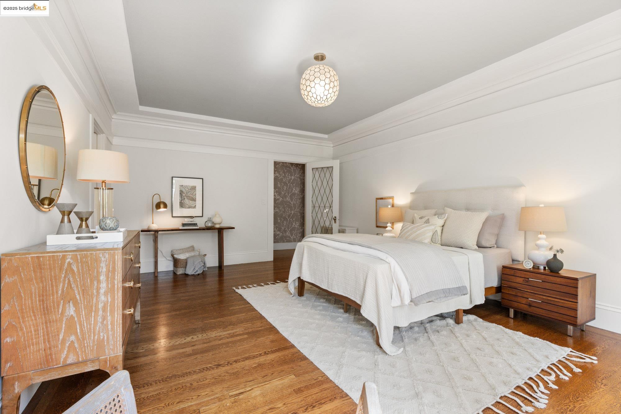 Detail Gallery Image 32 of 59 For 3801 Lakeshore Ave, Oakland,  CA 94610 - 4 Beds | 2/1 Baths