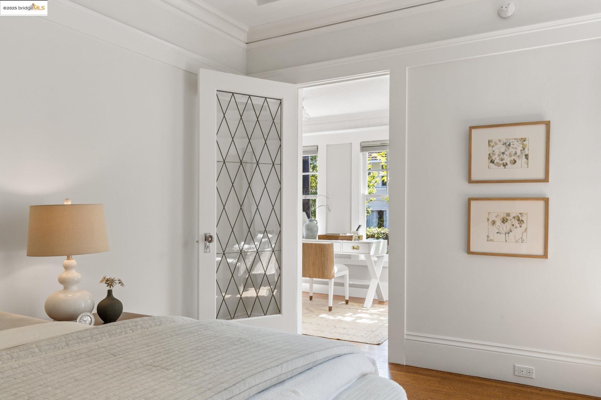 Detail Gallery Image 33 of 59 For 3801 Lakeshore Ave, Oakland,  CA 94610 - 4 Beds | 2/1 Baths