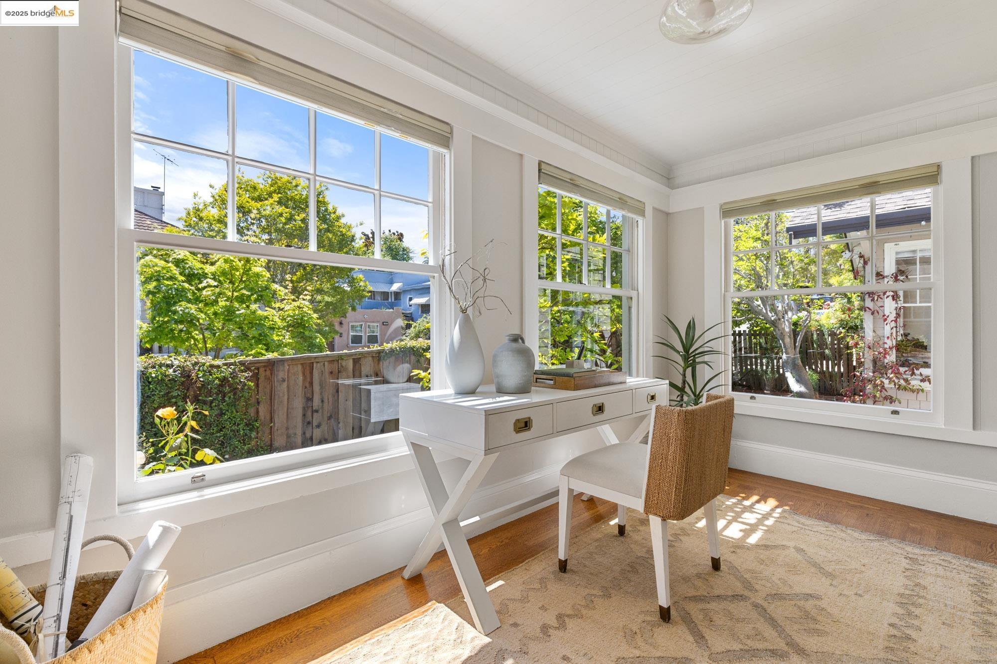 Detail Gallery Image 34 of 59 For 3801 Lakeshore Ave, Oakland,  CA 94610 - 4 Beds | 2/1 Baths