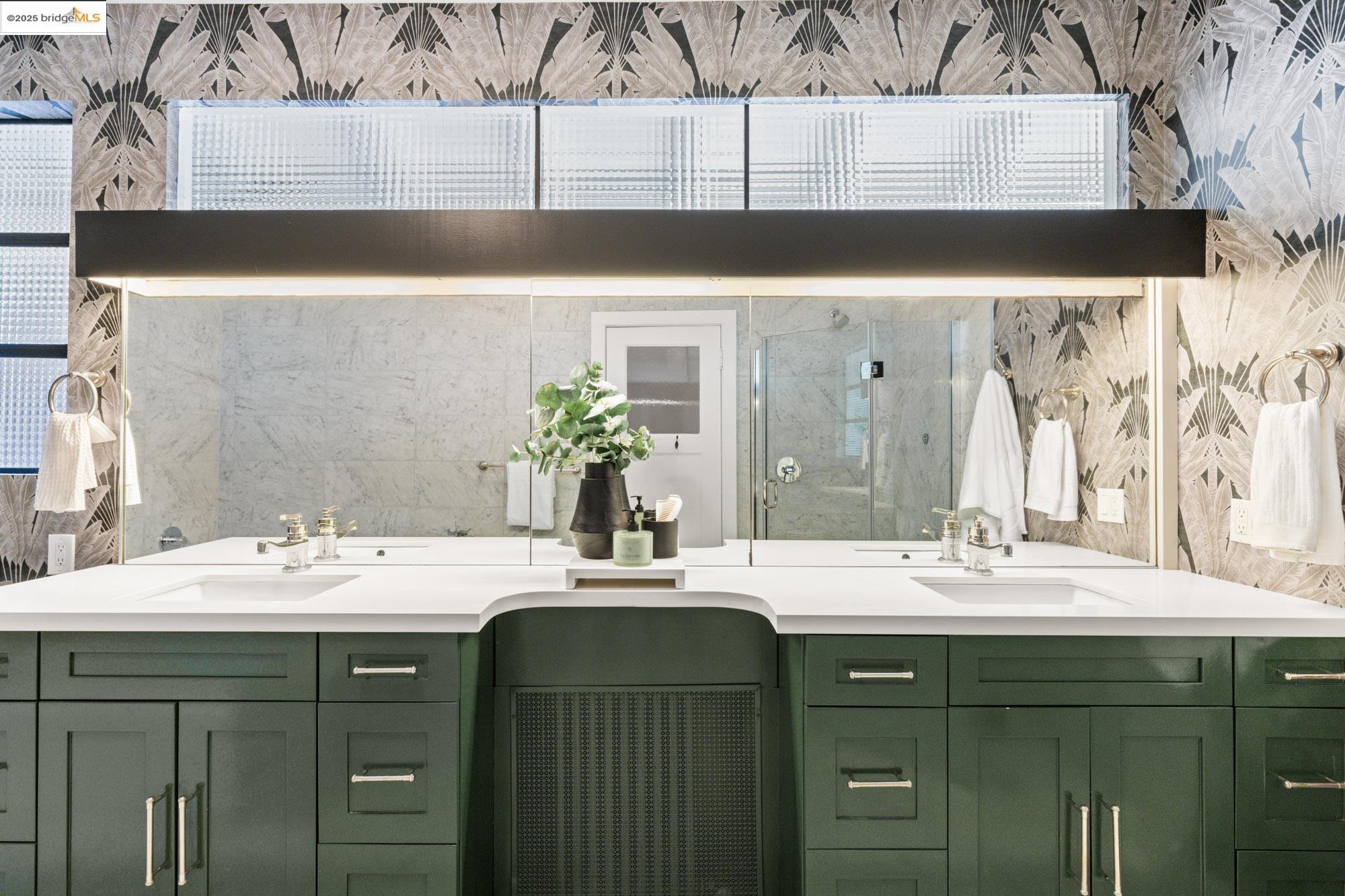 Detail Gallery Image 37 of 59 For 3801 Lakeshore Ave, Oakland,  CA 94610 - 4 Beds | 2/1 Baths