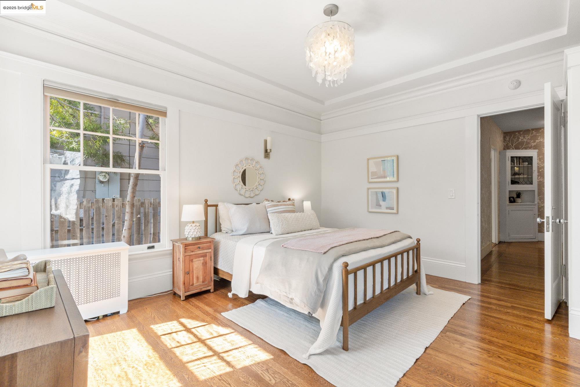 Detail Gallery Image 40 of 59 For 3801 Lakeshore Ave, Oakland,  CA 94610 - 4 Beds | 2/1 Baths