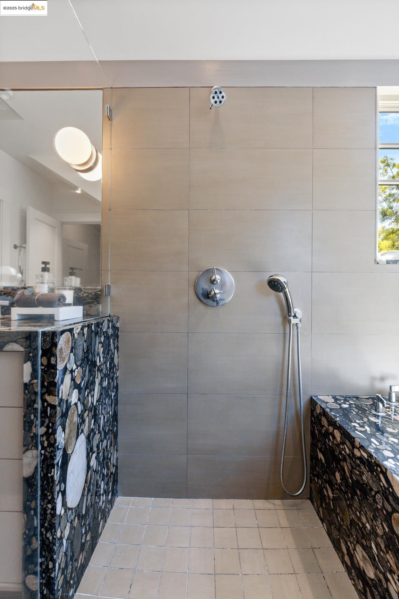 Detail Gallery Image 45 of 59 For 3801 Lakeshore Ave, Oakland,  CA 94610 - 4 Beds | 2/1 Baths