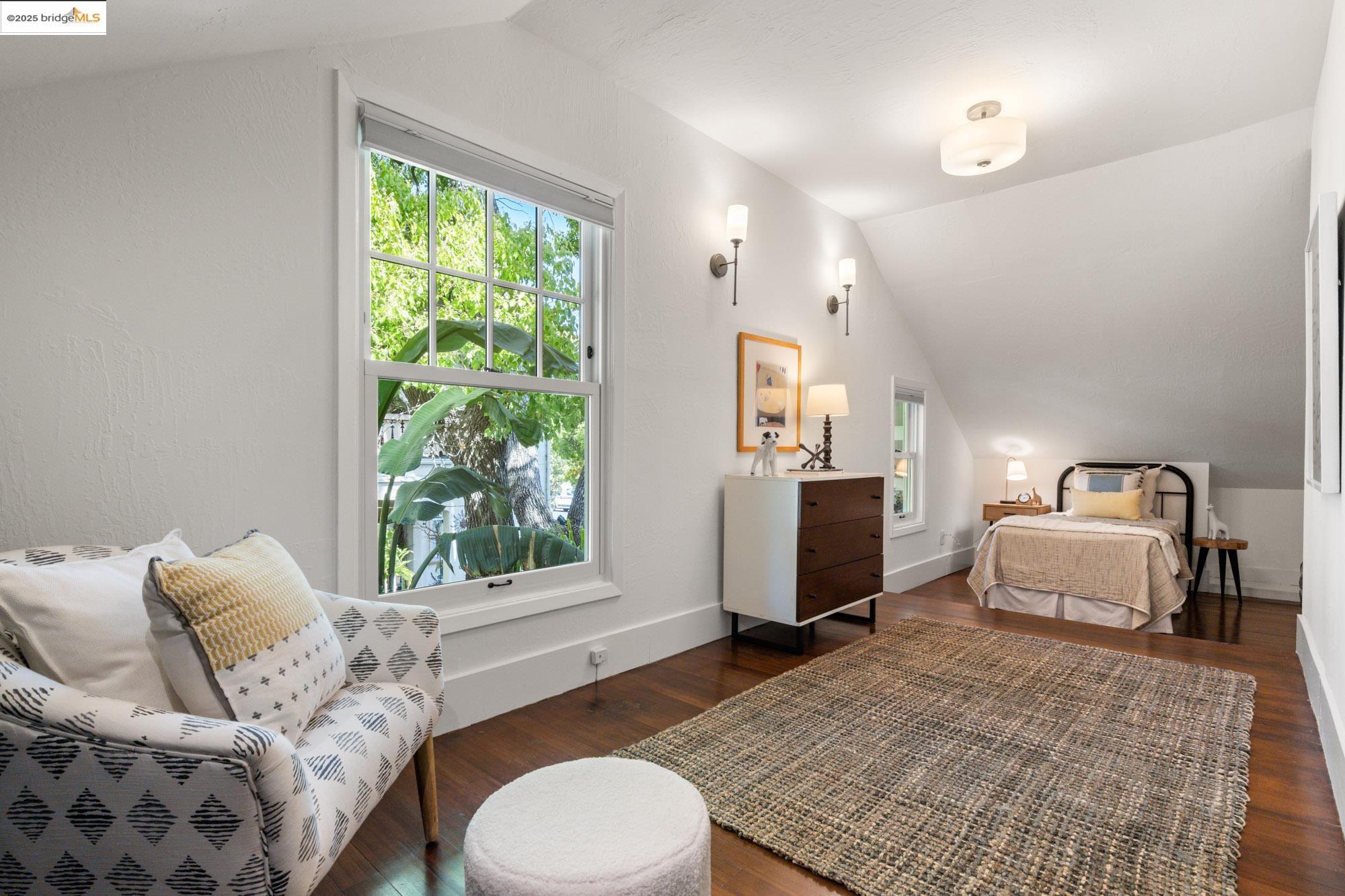 Detail Gallery Image 46 of 59 For 3801 Lakeshore Ave, Oakland,  CA 94610 - 4 Beds | 2/1 Baths