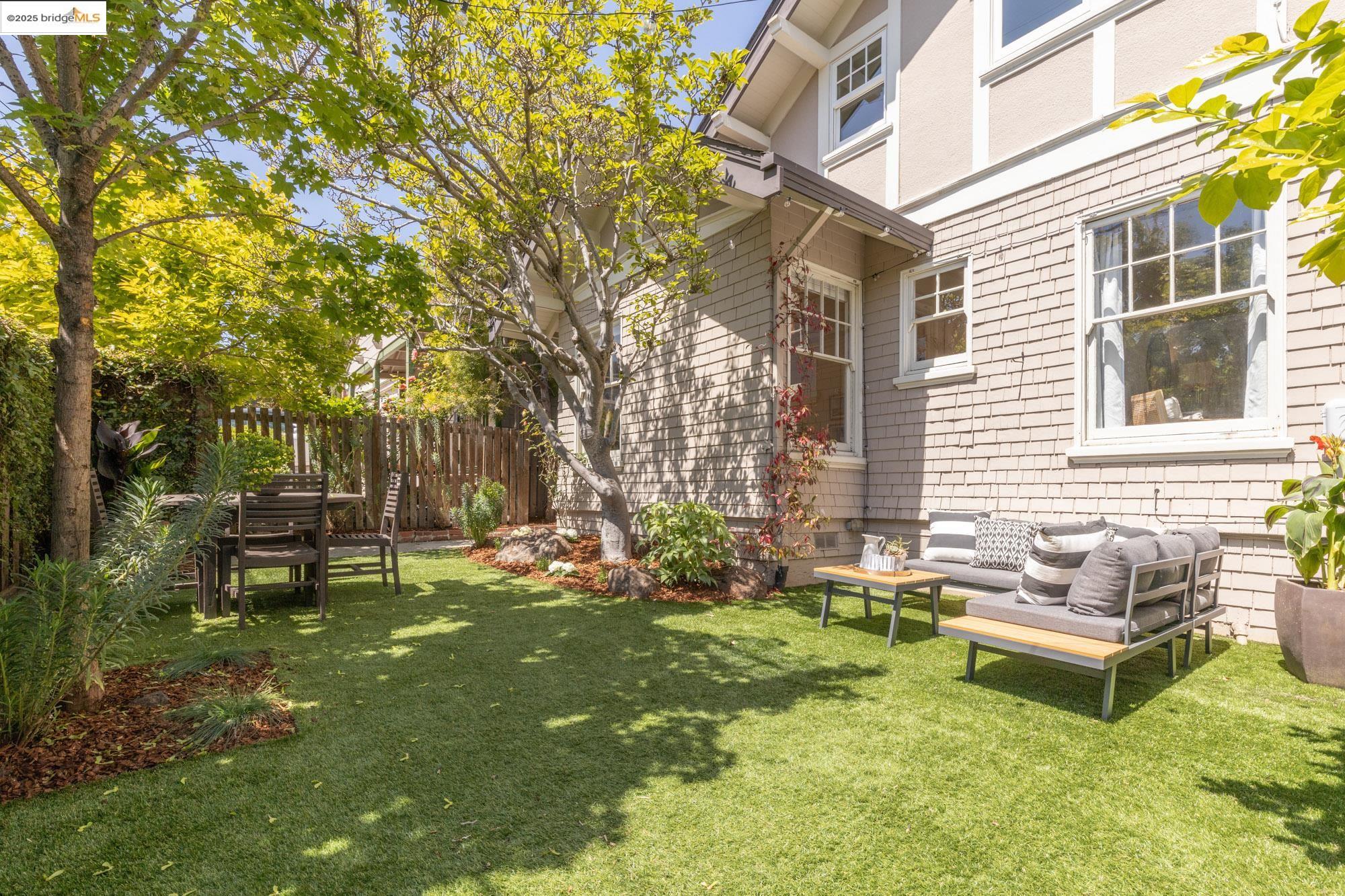 Detail Gallery Image 49 of 59 For 3801 Lakeshore Ave, Oakland,  CA 94610 - 4 Beds | 2/1 Baths