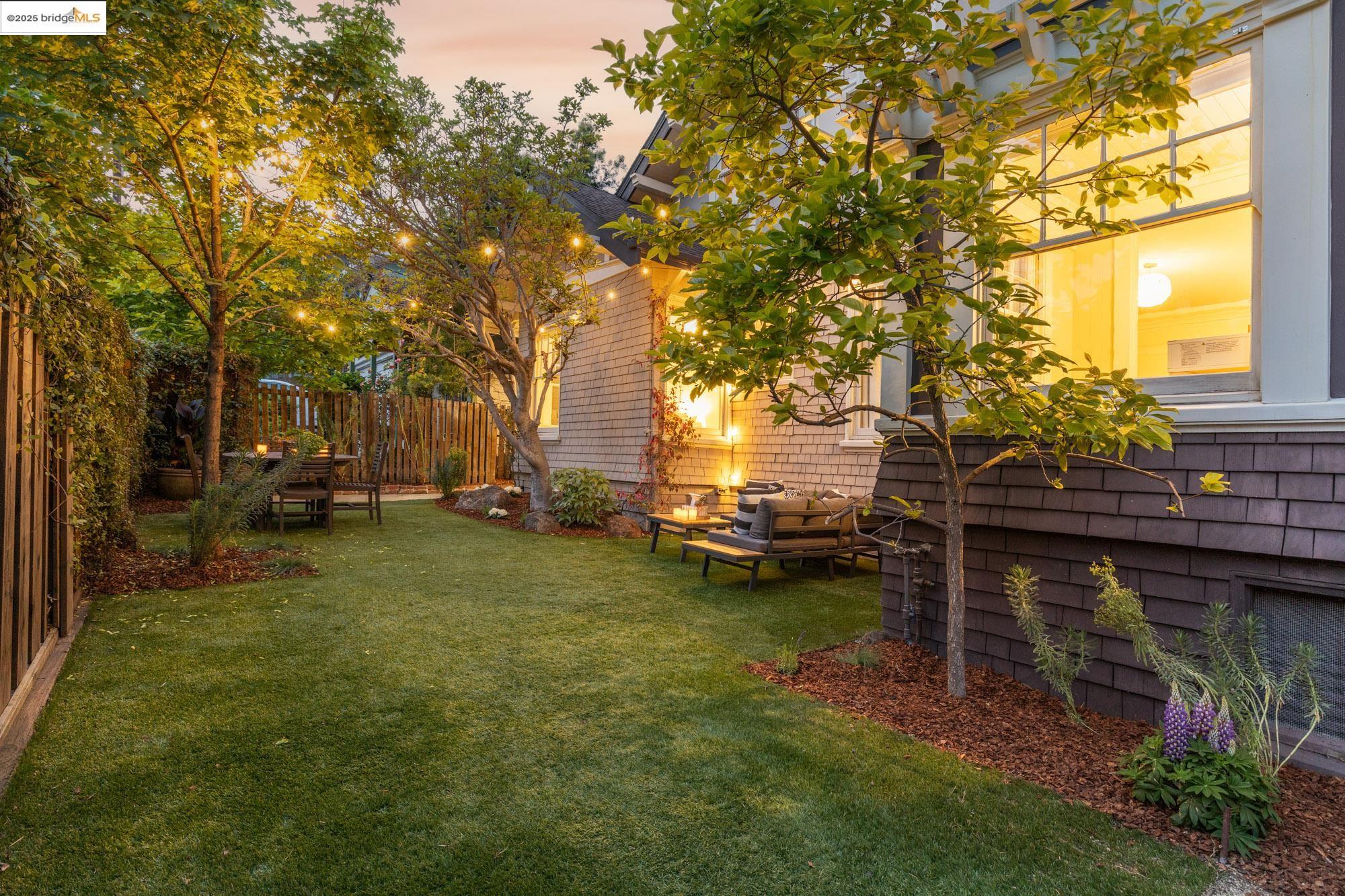 Detail Gallery Image 58 of 59 For 3801 Lakeshore Ave, Oakland,  CA 94610 - 4 Beds | 2/1 Baths