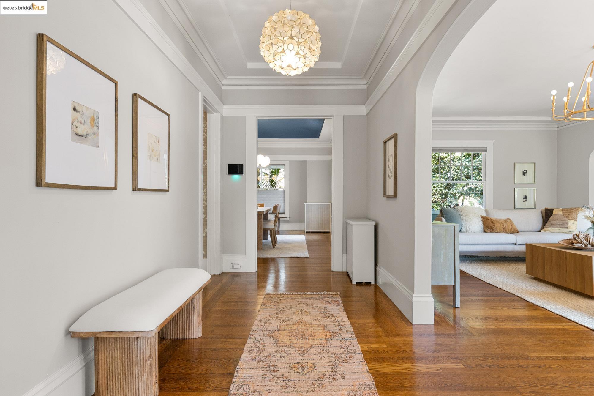 Detail Gallery Image 9 of 59 For 3801 Lakeshore Ave, Oakland,  CA 94610 - 4 Beds | 2/1 Baths