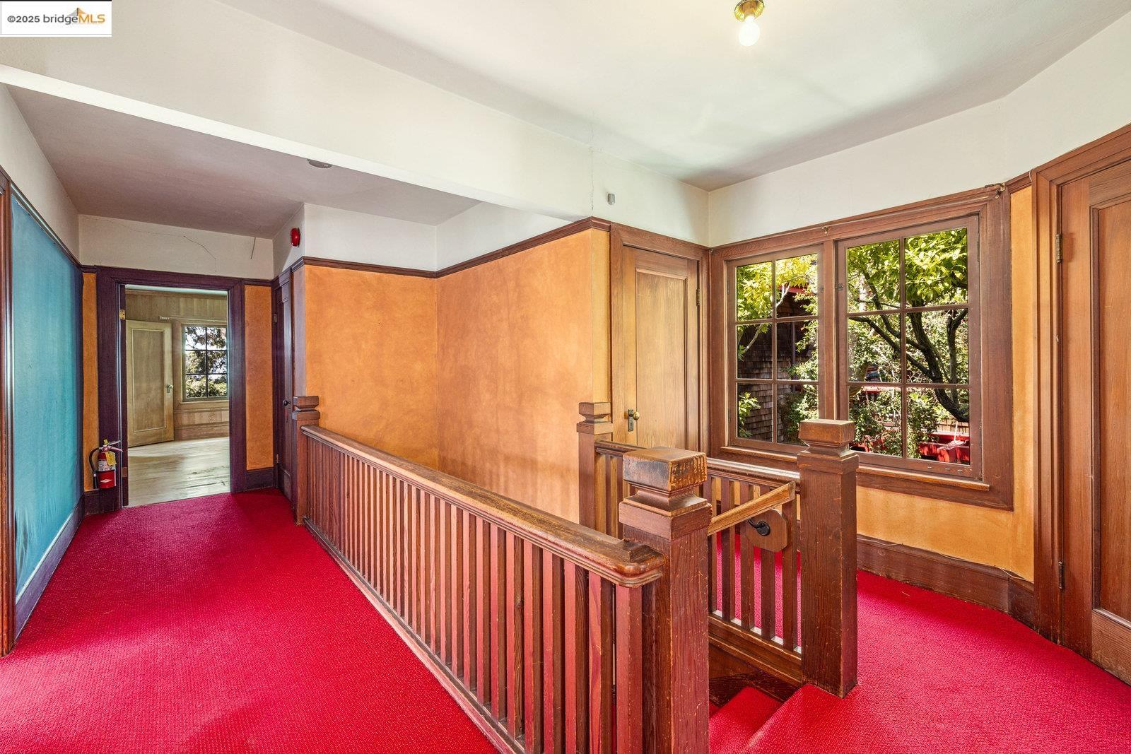 Detail Gallery Image 15 of 51 For 1324 Arch St, Berkeley,  CA 94708 - 5 Beds | 2/2 Baths