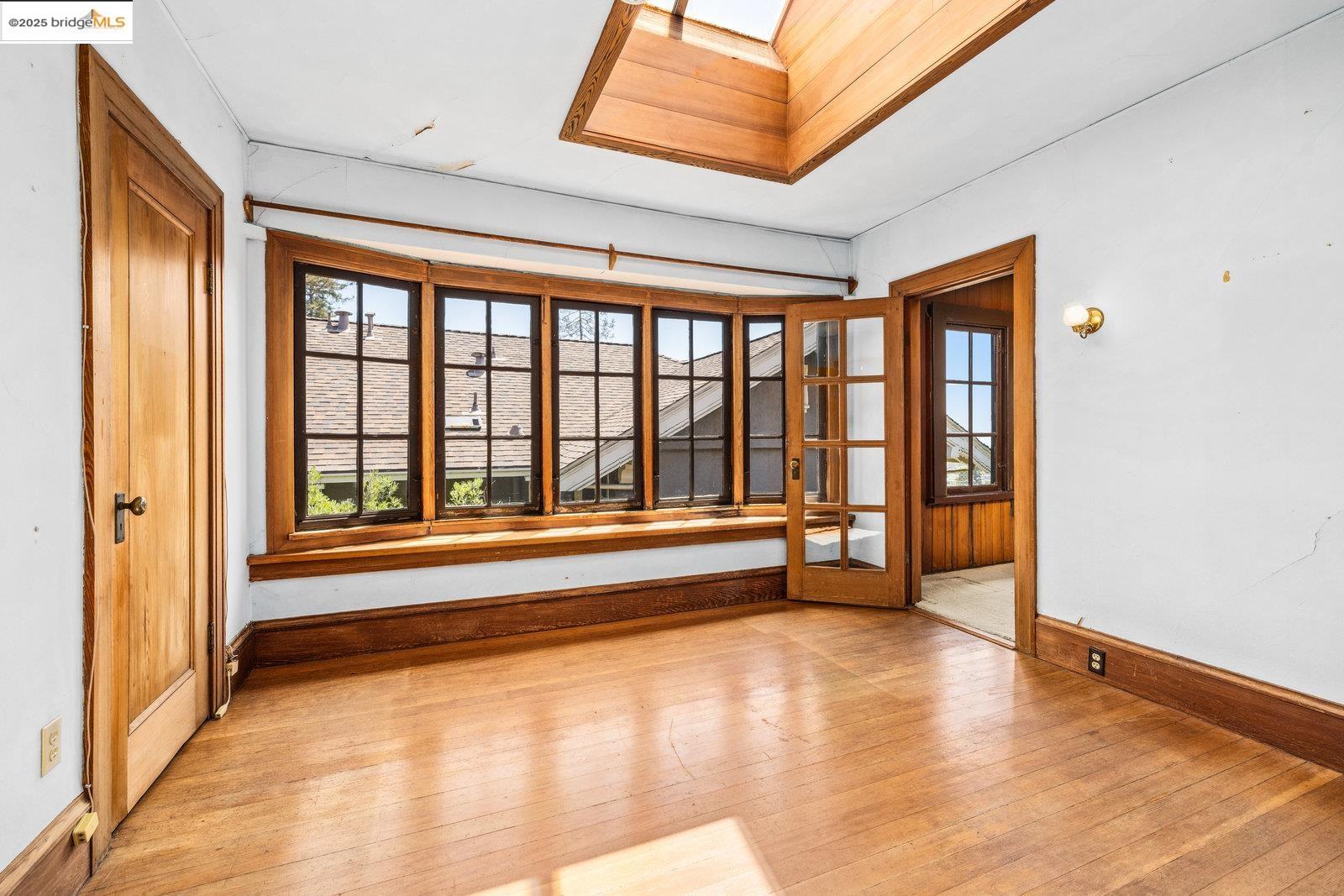 Detail Gallery Image 22 of 51 For 1324 Arch St, Berkeley,  CA 94708 - 5 Beds | 2/2 Baths