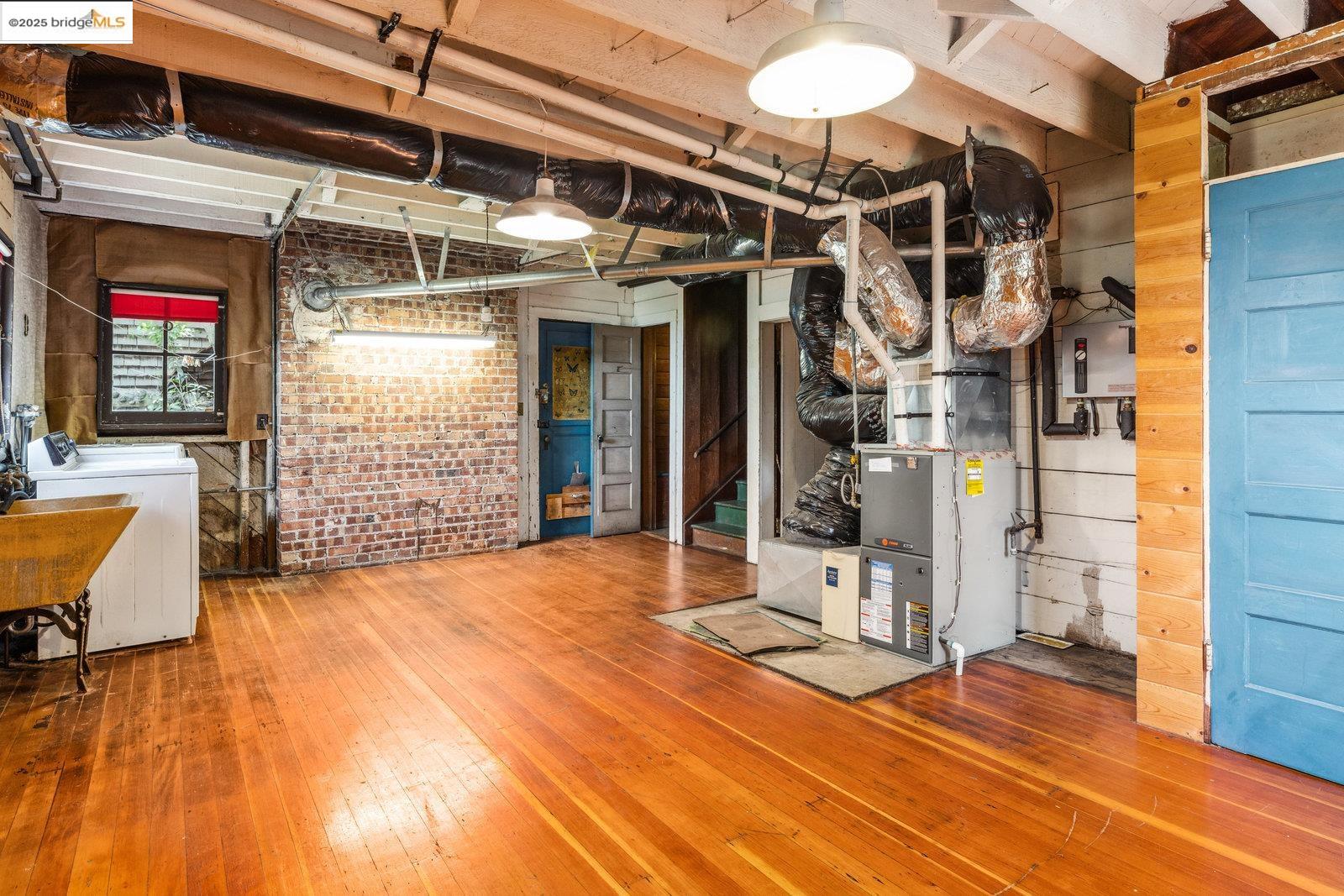 Detail Gallery Image 27 of 51 For 1324 Arch St, Berkeley,  CA 94708 - 5 Beds | 2/2 Baths
