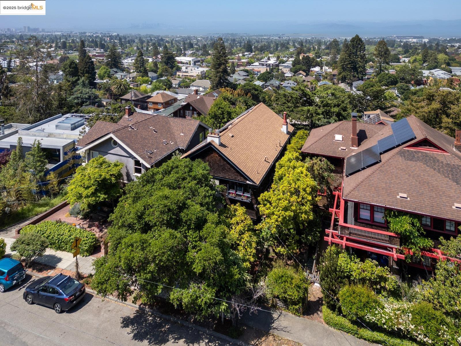 Detail Gallery Image 44 of 51 For 1324 Arch St, Berkeley,  CA 94708 - 5 Beds | 2/2 Baths