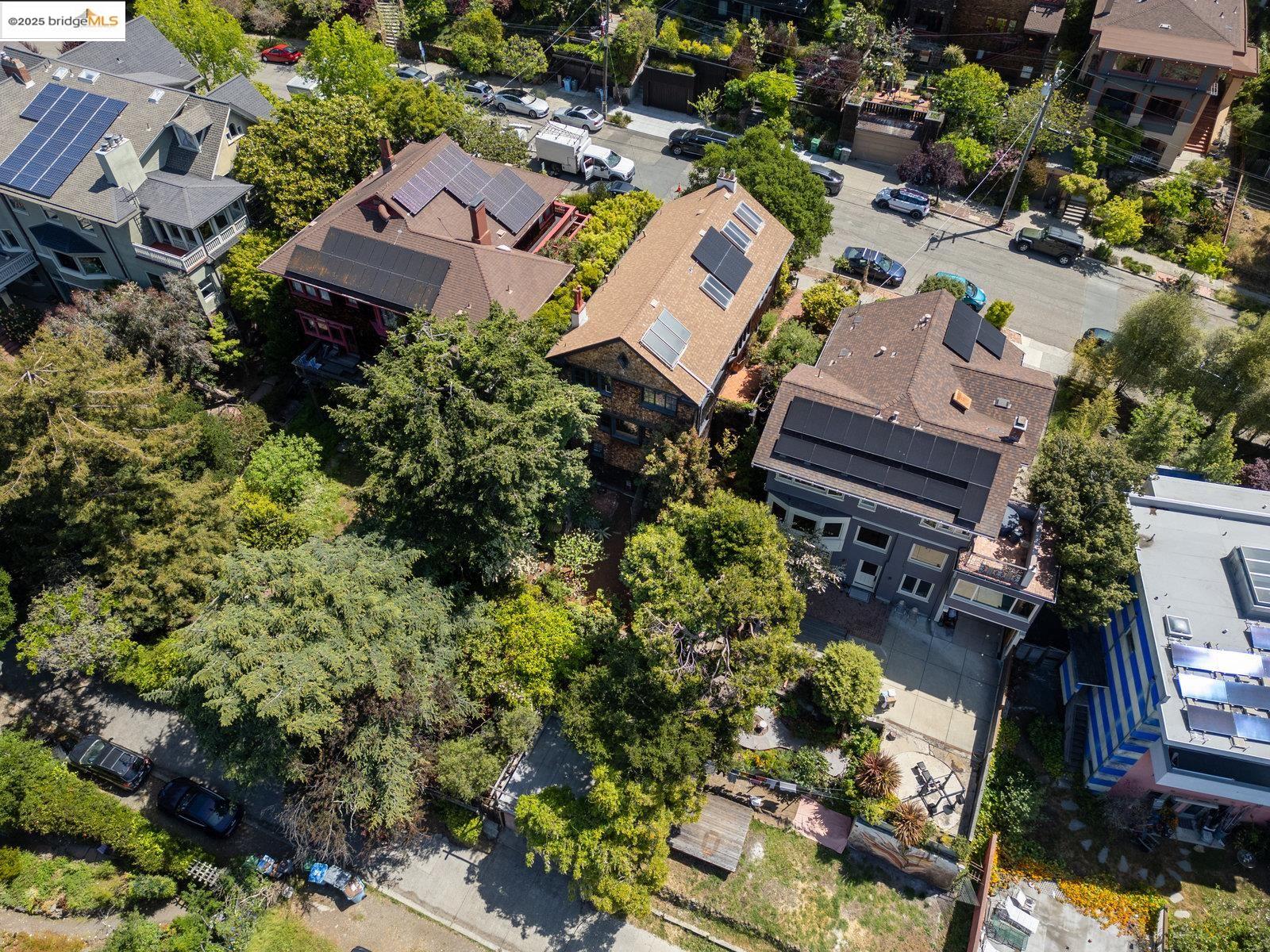 Detail Gallery Image 46 of 51 For 1324 Arch St, Berkeley,  CA 94708 - 5 Beds | 2/2 Baths