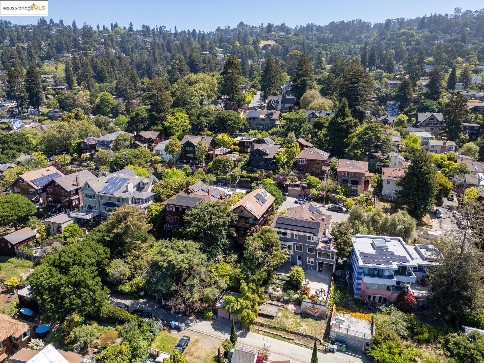Detail Gallery Image 48 of 51 For 1324 Arch St, Berkeley,  CA 94708 - 5 Beds | 2/2 Baths