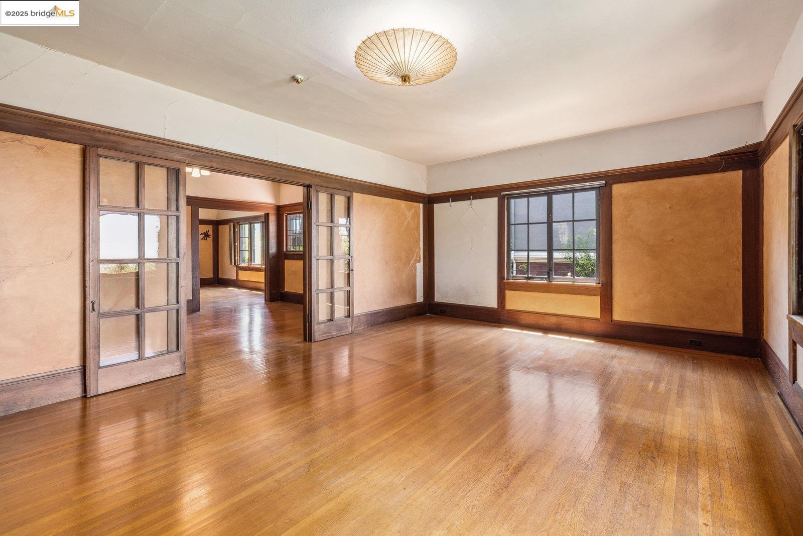 Detail Gallery Image 8 of 51 For 1324 Arch St, Berkeley,  CA 94708 - 5 Beds | 2/2 Baths