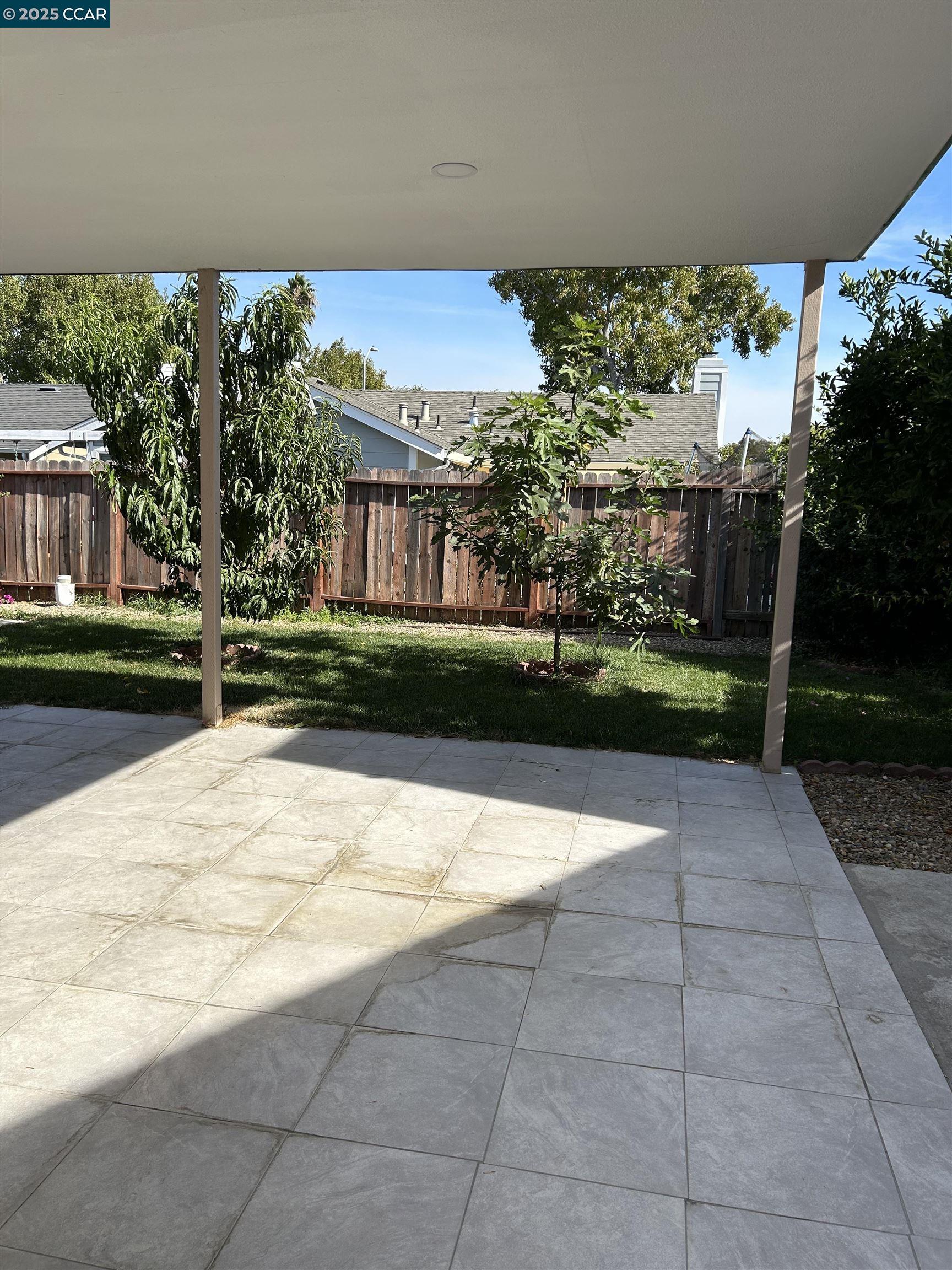 Detail Gallery Image 3 of 19 For 2035 2035 Seward Dr, Pittsburg,  CA 94565 - 3 Beds | 2 Baths