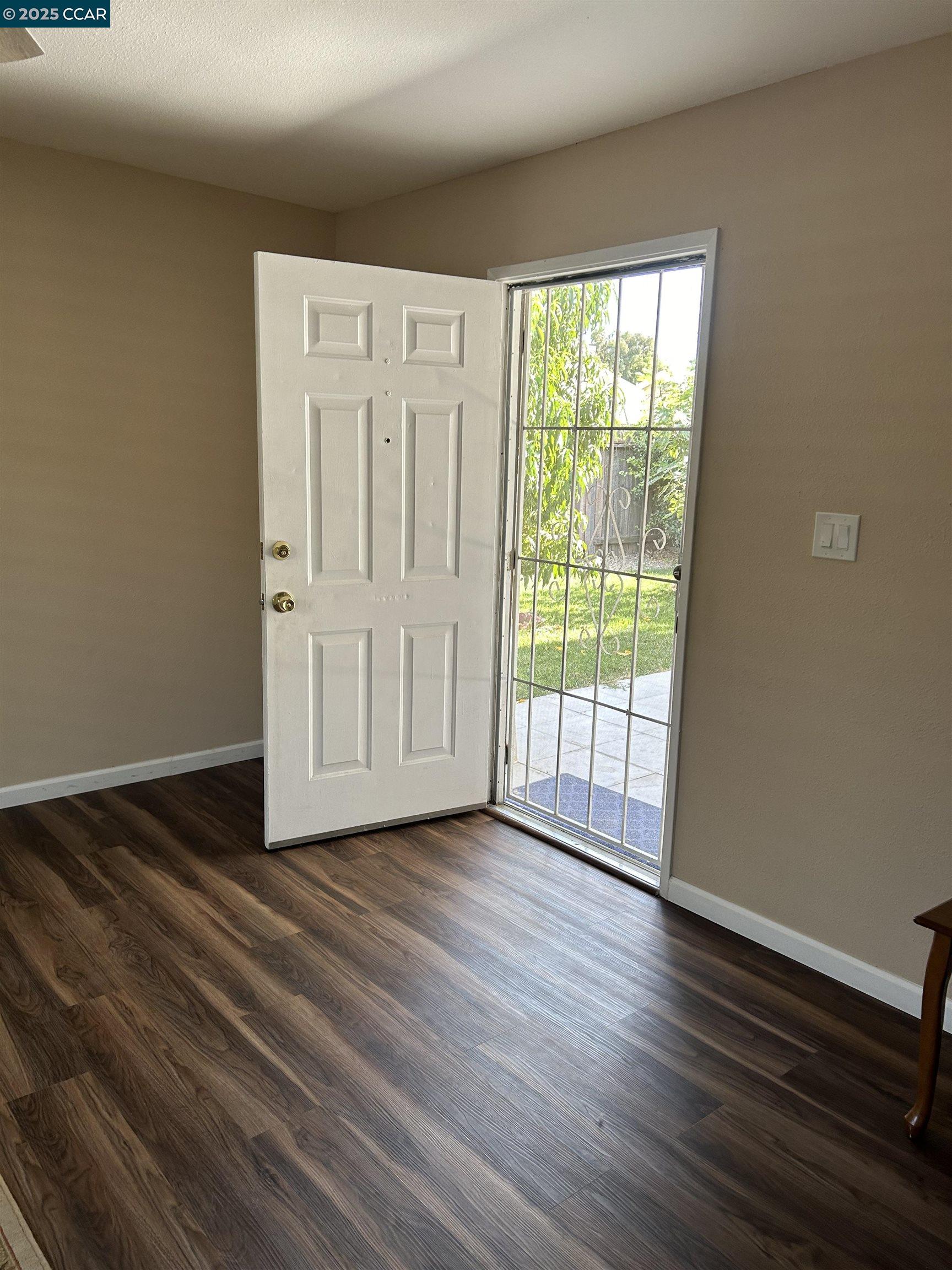 Detail Gallery Image 9 of 19 For 2035 2035 Seward Dr, Pittsburg,  CA 94565 - 3 Beds | 2 Baths