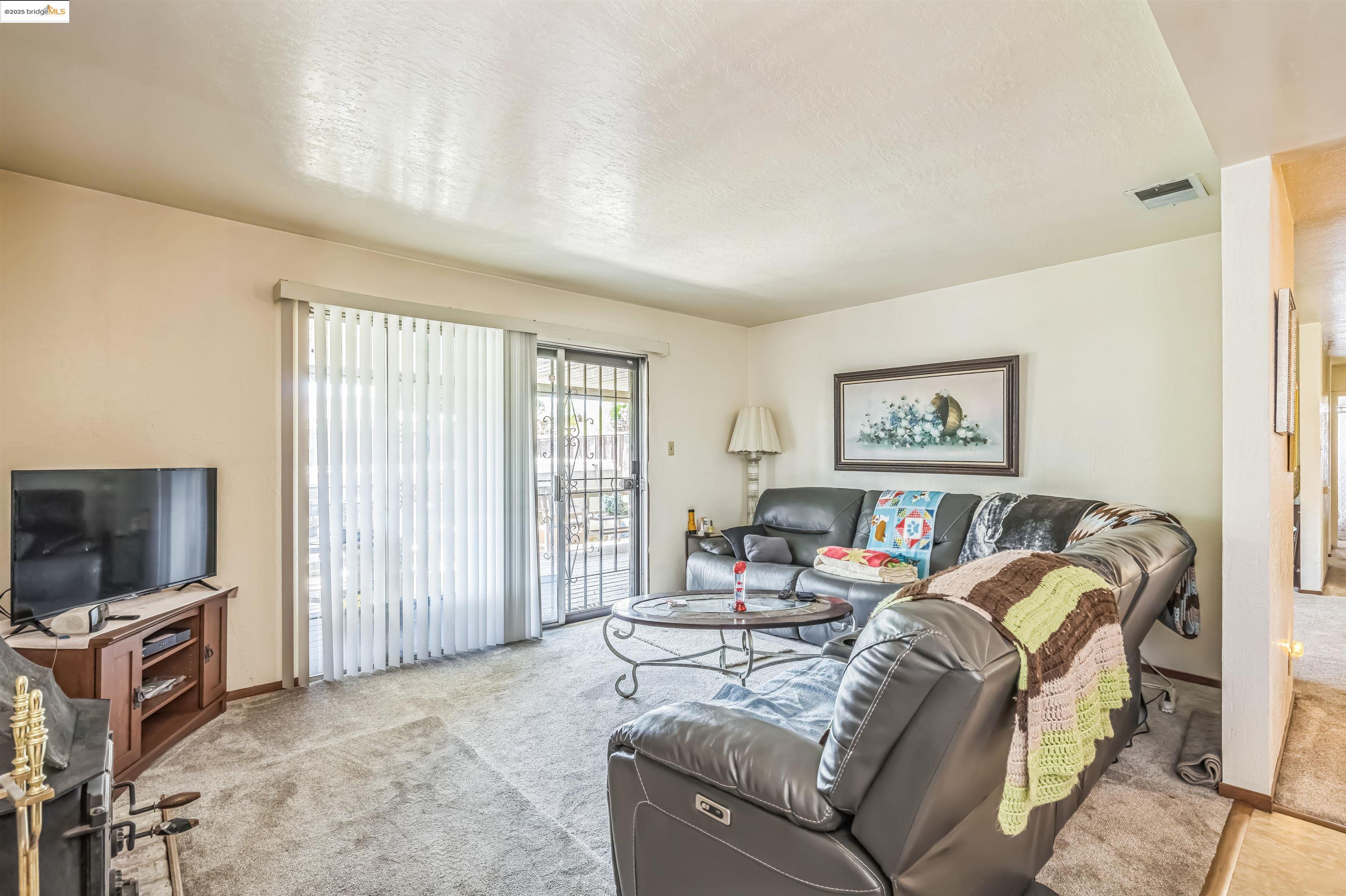 Detail Gallery Image 10 of 30 For 2117 Lopez Drive, Antioch,  CA 94509 - 4 Beds | 2 Baths