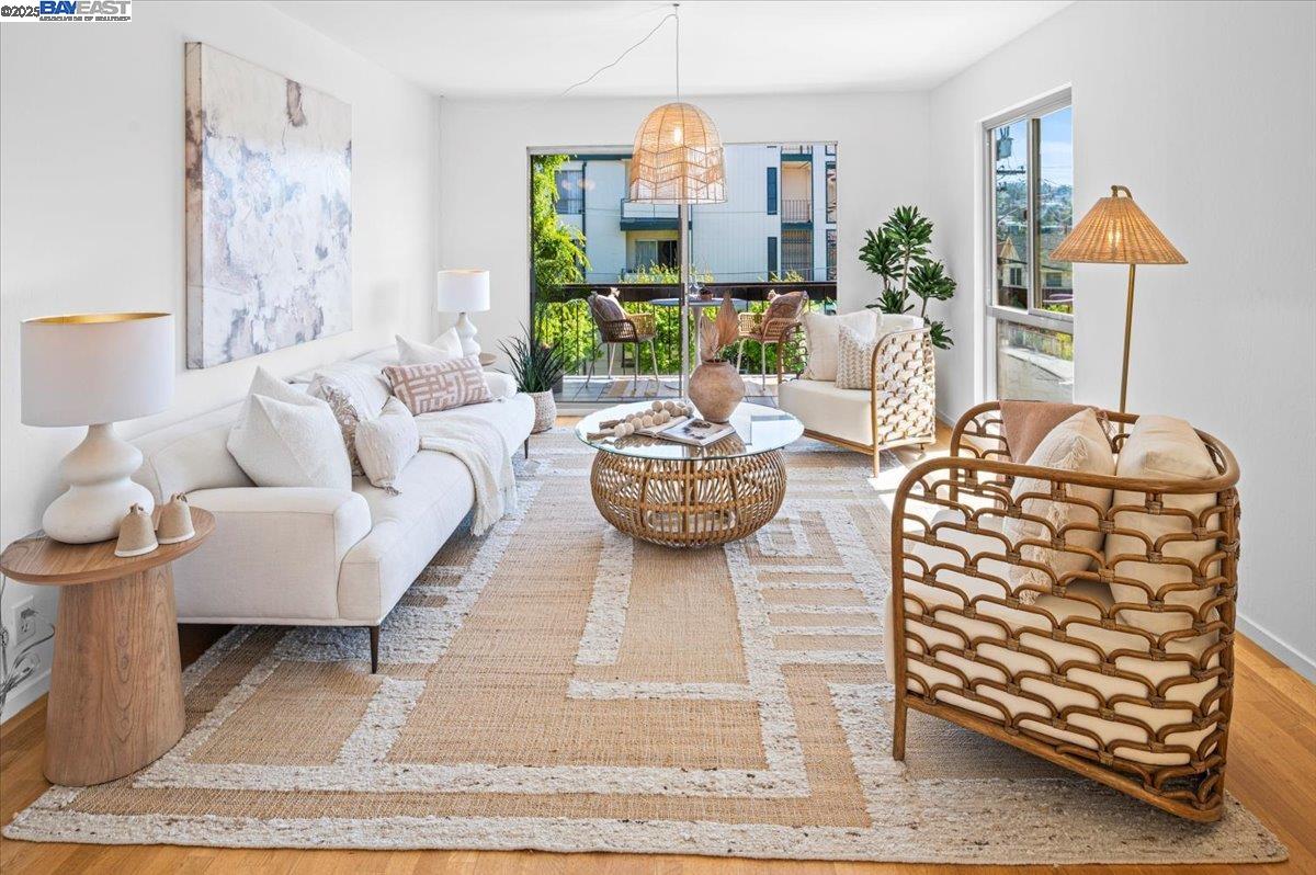 Detail Gallery Image 1 of 30 For 555 Jean St #626,  Oakland,  CA 94610 - 2 Beds | 2 Baths