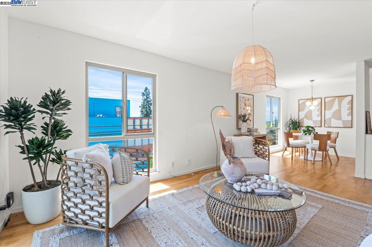 Detail Gallery Image 4 of 30 For 555 Jean St #626,  Oakland,  CA 94610 - 2 Beds | 2 Baths