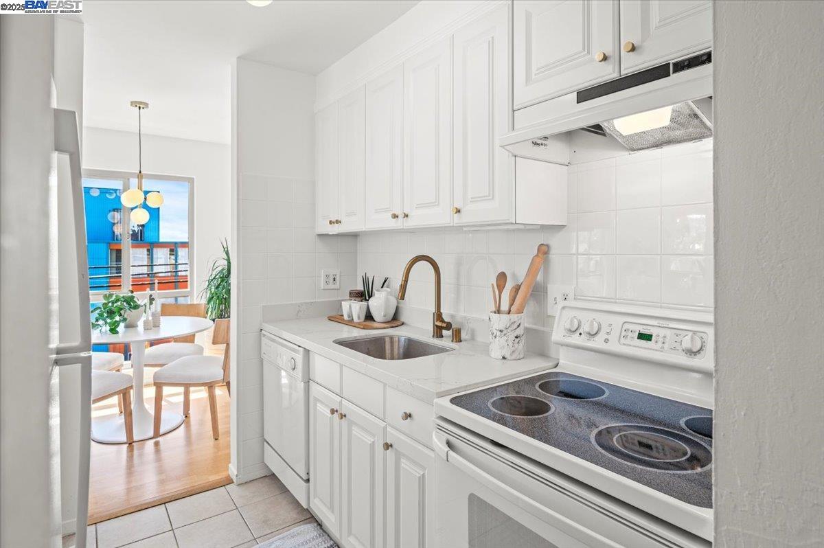Detail Gallery Image 6 of 30 For 555 Jean St #626,  Oakland,  CA 94610 - 2 Beds | 2 Baths